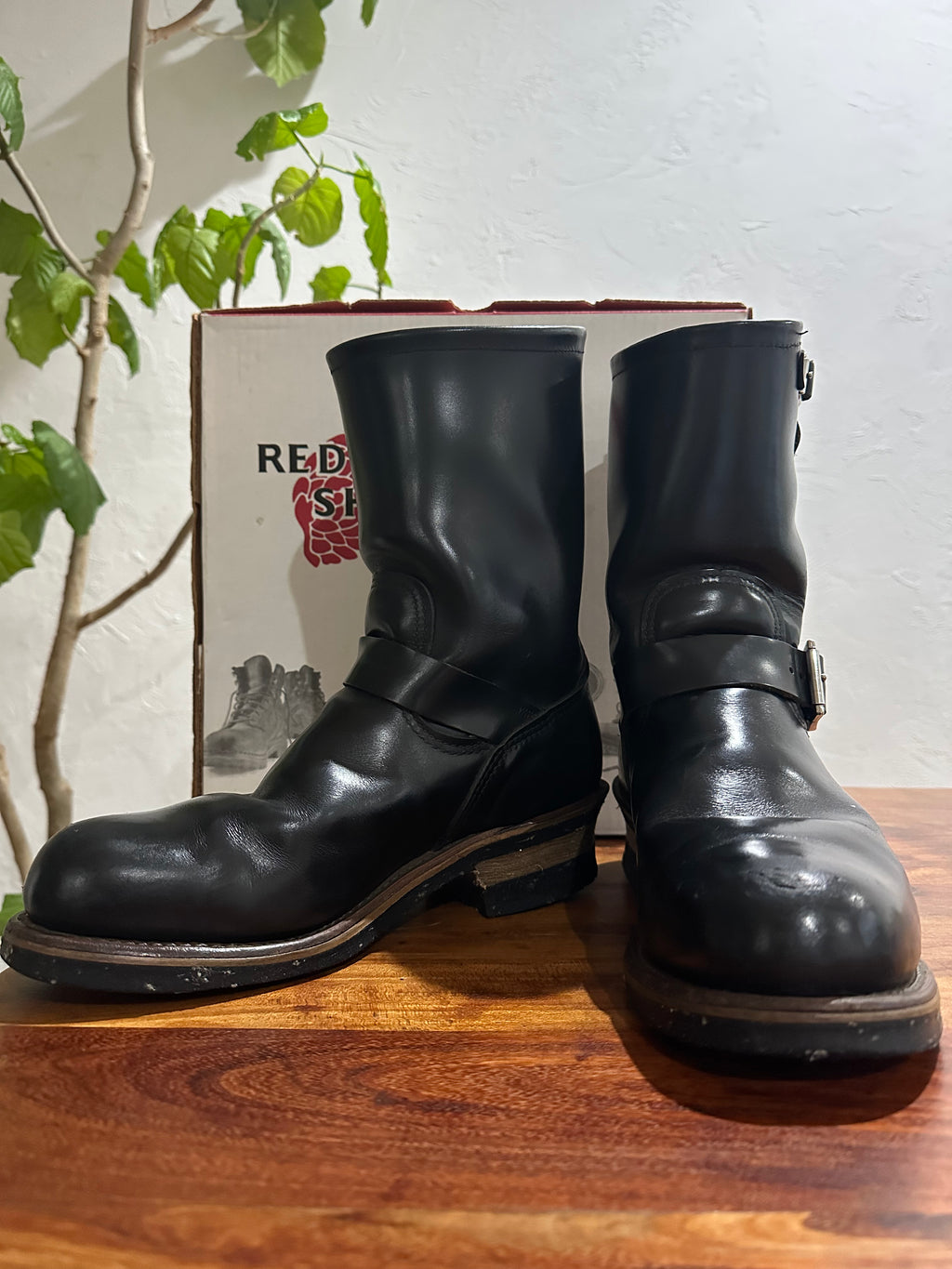 Red Wing (レッドウィング) 2268 11" Engineer Boots (Steel-toe) ブラック (Black) ブラック・クローム (Black Chrome) ブラック・ネオプレーン・コードソール (Black Neoprene Cord) used boots - fr_2 view