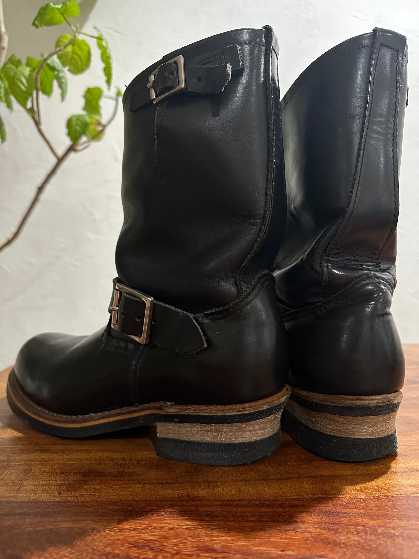 Red Wing (レッドウィング) 2268 11" Engineer Boots (Steel-toe) ブラック (Black) ブラック・クローム (Black Chrome) ブラック・ネオプレーン・コードソール (Black Neoprene Cord) used boots - back_1 view