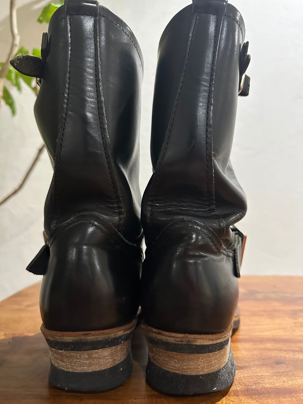 Red Wing (レッドウィング) 2268 11" Engineer Boots (Steel-toe) ブラック (Black) ブラック・クローム (Black Chrome) ブラック・ネオプレーン・コードソール (Black Neoprene Cord) used boots - heal_1 view