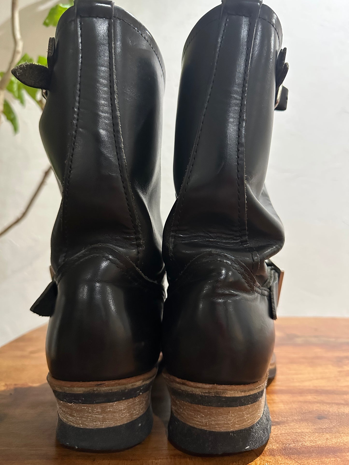 Red Wing (レッドウィング) 2268 11" Engineer Boots (Steel-toe) ブラック (Black) ブラック・クローム (Black Chrome) ブラック・ネオプレーン・コードソール (Black Neoprene Cord) used boots - heal_1 view