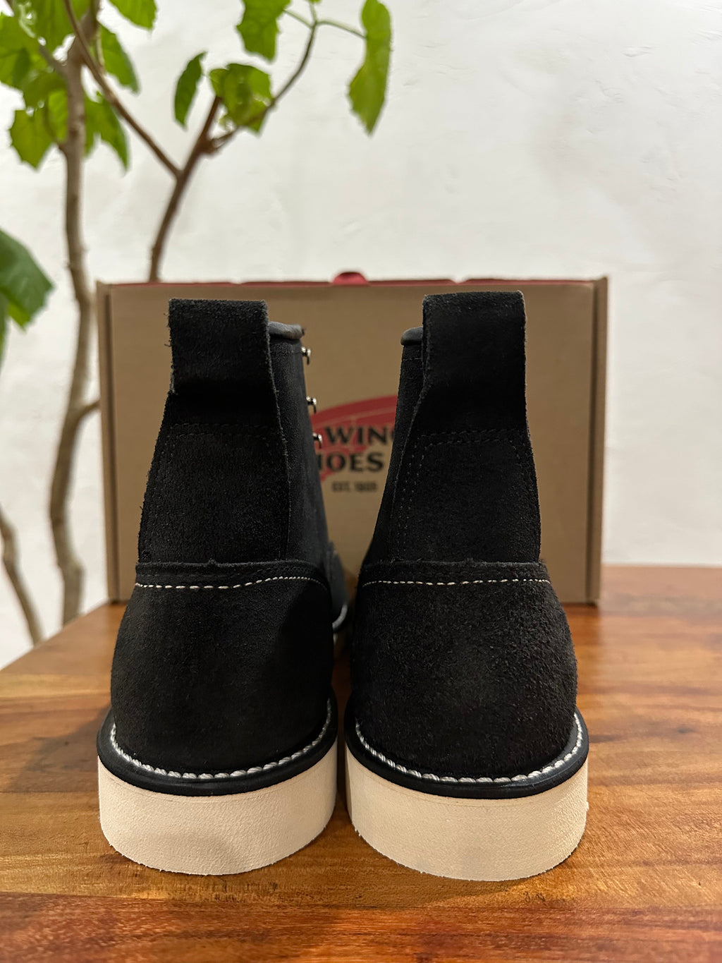 Red Wing (レッドウィング) 2900 6" Lineman Boot (Abilene Roughout) ブラック (Black) ブラック「アビレーン」ラフアウト (Black "Abilene" Roughout) トラクショントレッド・ソール (Traction Tred Sole) used boots - heal_1 view