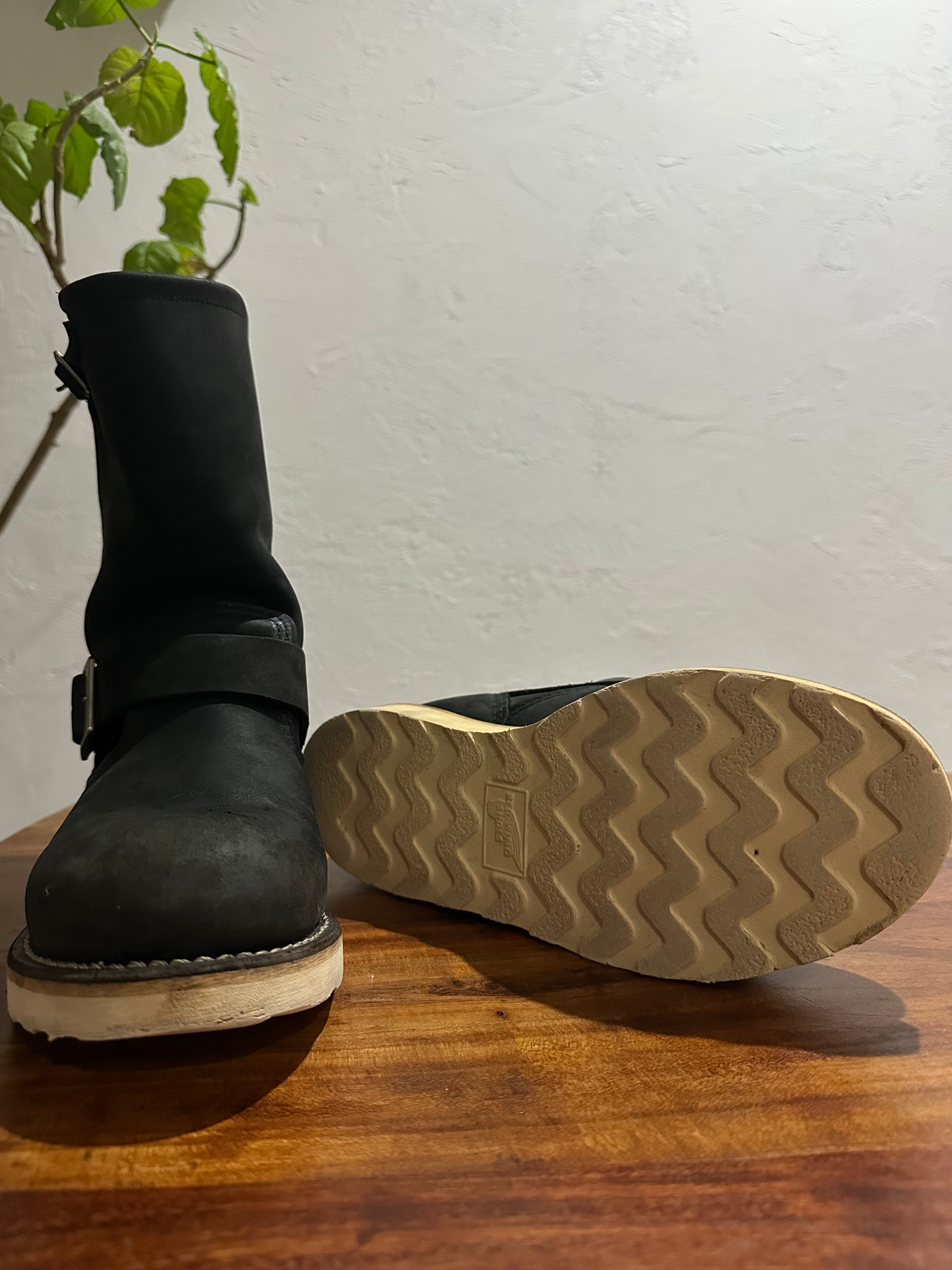 Red Wing (レッドウィング) 2974 Engineer Boot ブラック ブラック「ランバージャック」ヌバック トラクショントレッドソール used boots - fr_4 view