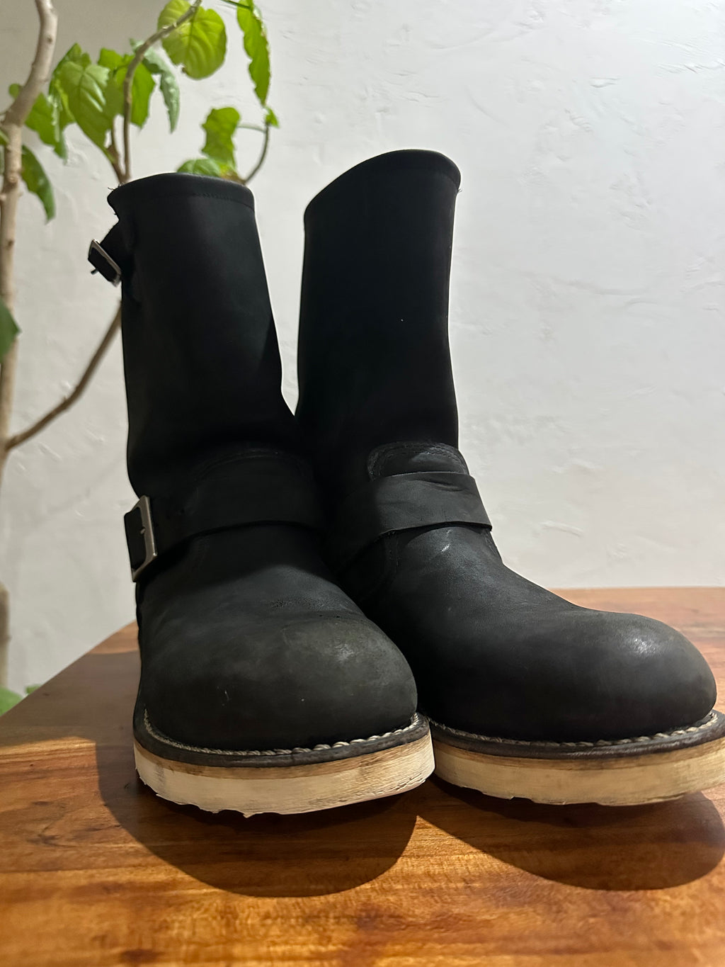 Red Wing (レッドウィング) 2974 Engineer Boot ブラック ブラック「ランバージャック」ヌバック トラクショントレッドソール used boots - toe_2 view