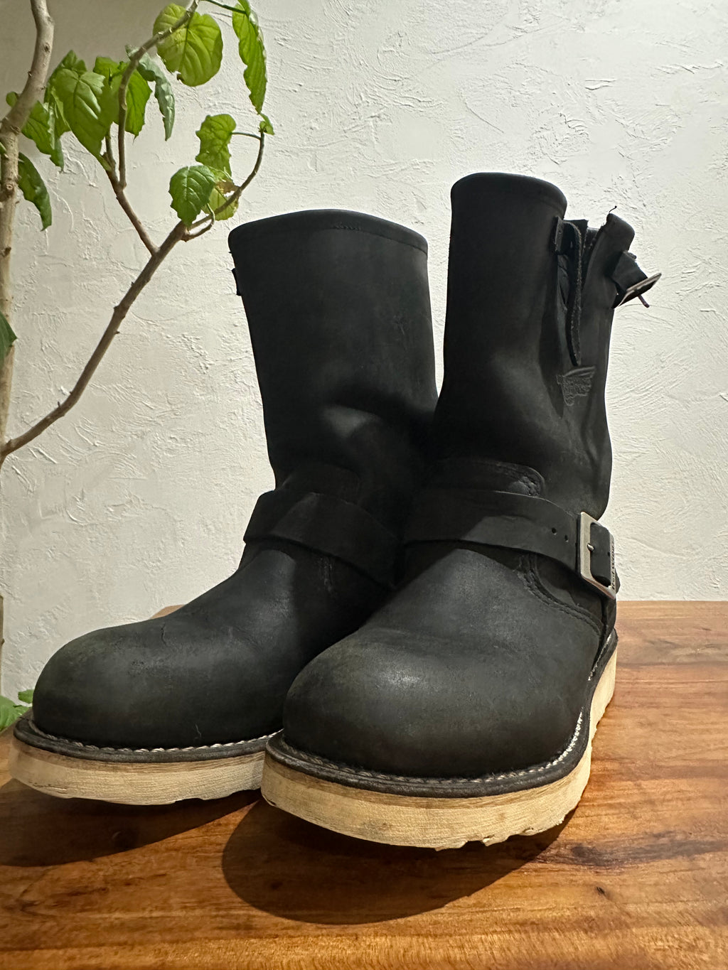 Red Wing (レッドウィング) 2974 Engineer Boot ブラック ブラック「ランバージャック」ヌバック トラクショントレッドソール used boots - toe_3 view