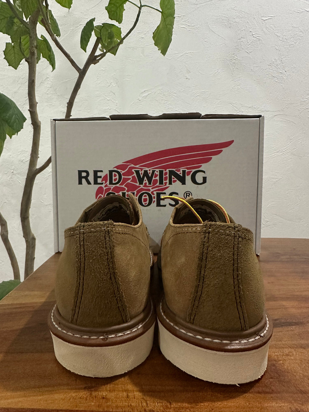 Red Wing (レッドウィング) 3113 Shop Moc Oxford (Engineered Garments Collab) ベージュ (Beige) / マルチカラー キャメル・マルチレザー (Camel Multi Leather) / ミュールスキナー / オリーブモハヴェ ビブラム・ミニラグソール (Vibram Mini-Lug) used boots - heal_1 view