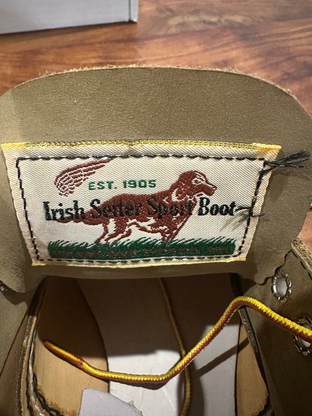 Red Wing (レッドウィング) 3113 Shop Moc Oxford (Engineered Garments Collab) ベージュ (Beige) / マルチカラー キャメル・マルチレザー (Camel Multi Leather) / ミュールスキナー / オリーブモハヴェ ビブラム・ミニラグソール (Vibram Mini-Lug) used boots - tag_1 view