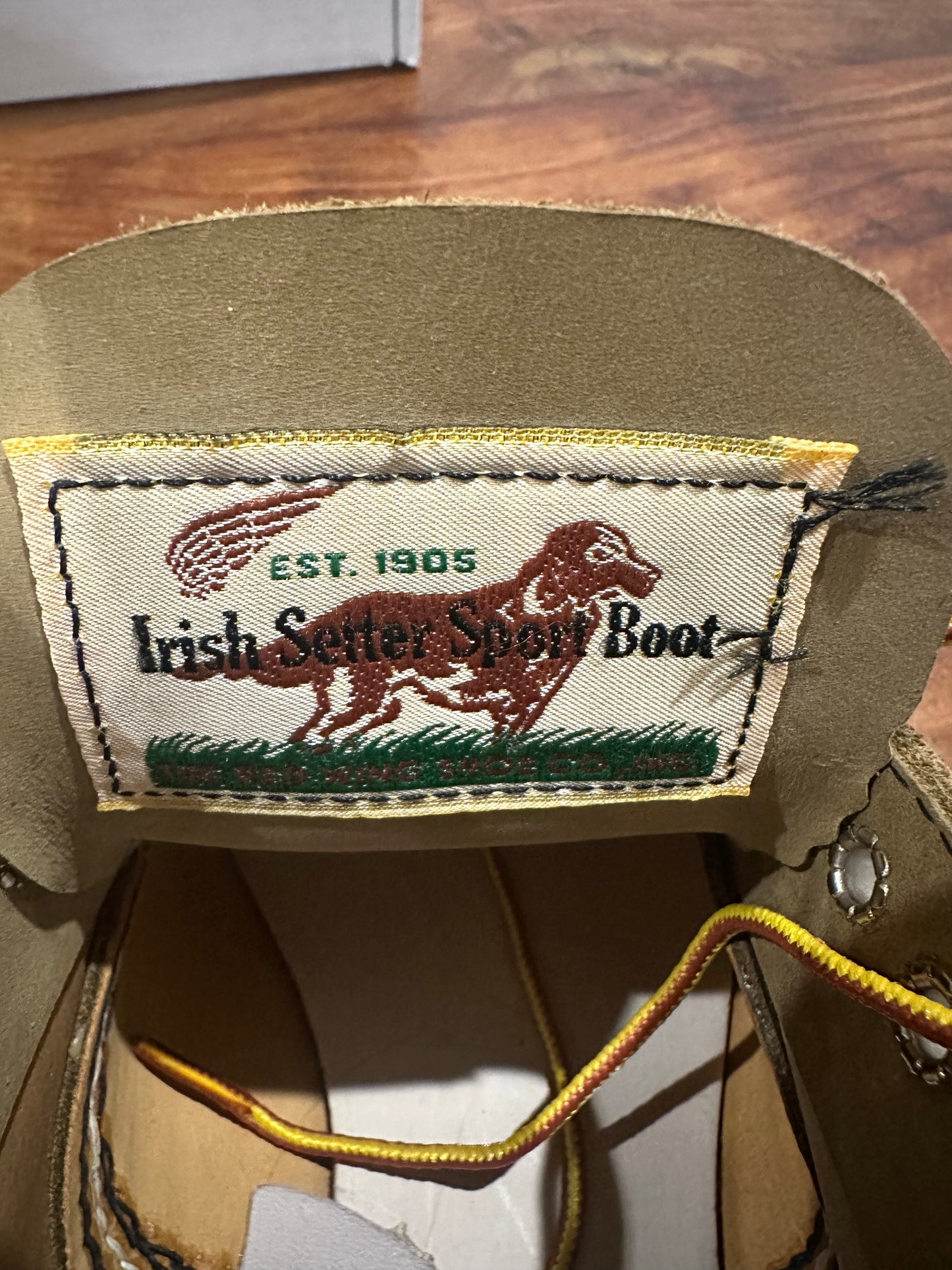 Red Wing (レッドウィング) 3113 Shop Moc Oxford (Engineered Garments Collab) ベージュ (Beige) / マルチカラー キャメル・マルチレザー (Camel Multi Leather) / ミュールスキナー / オリーブモハヴェ ビブラム・ミニラグソール (Vibram Mini-Lug) used boots - tag_1 view