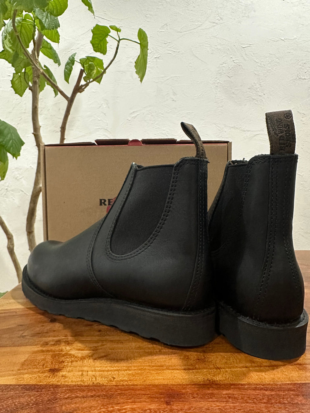 Red Wing (レッドウィング) 3194 Classic Chelsea ブラック (Black) ブラック・ハーネス (Black Harness) トラクショントレッド・ソール (Traction Tred Sole) used boots - back_1 view