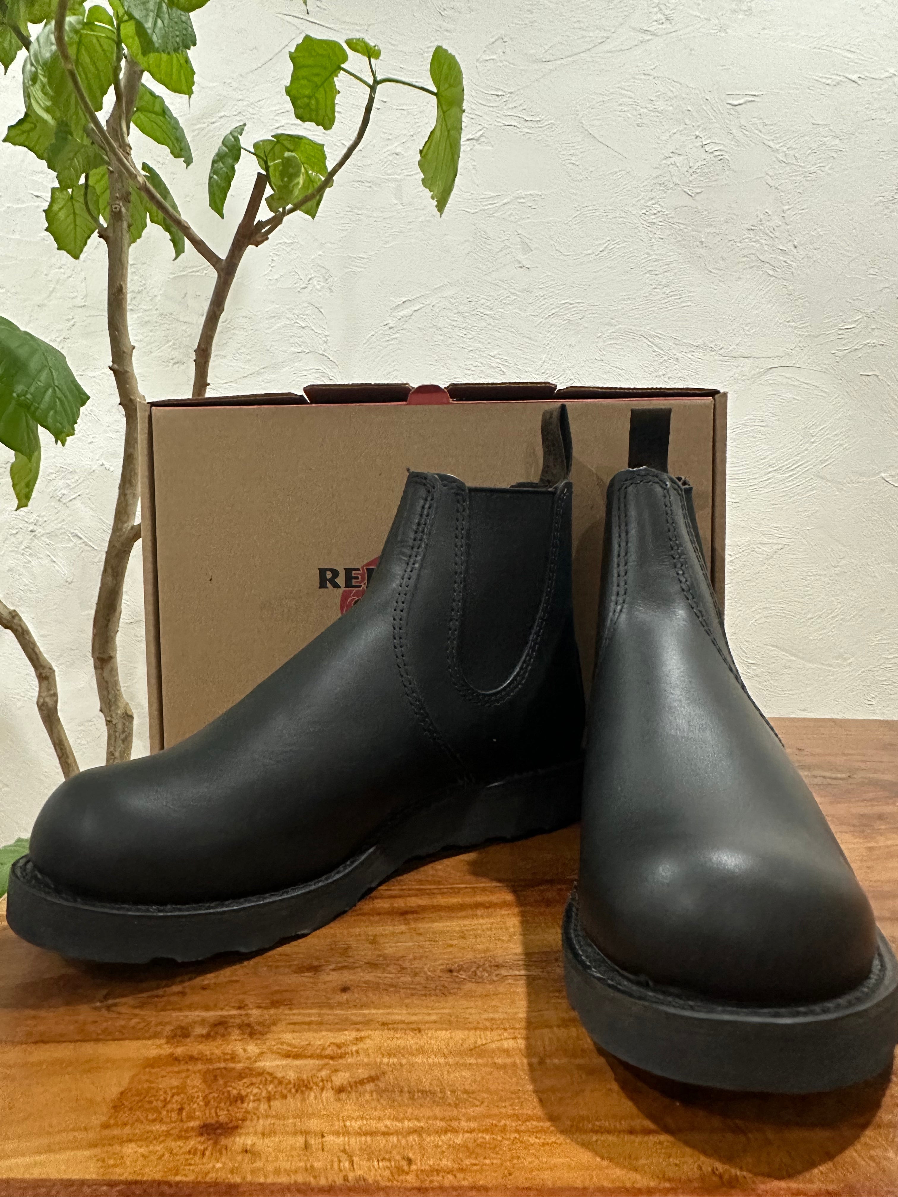 Red Wing (レッドウィング) 3194 Classic Chelsea ブラック (Black) ブラック・ハーネス (Black Harness) トラクショントレッド・ソール (Traction Tred Sole) used boots - fr_2 view