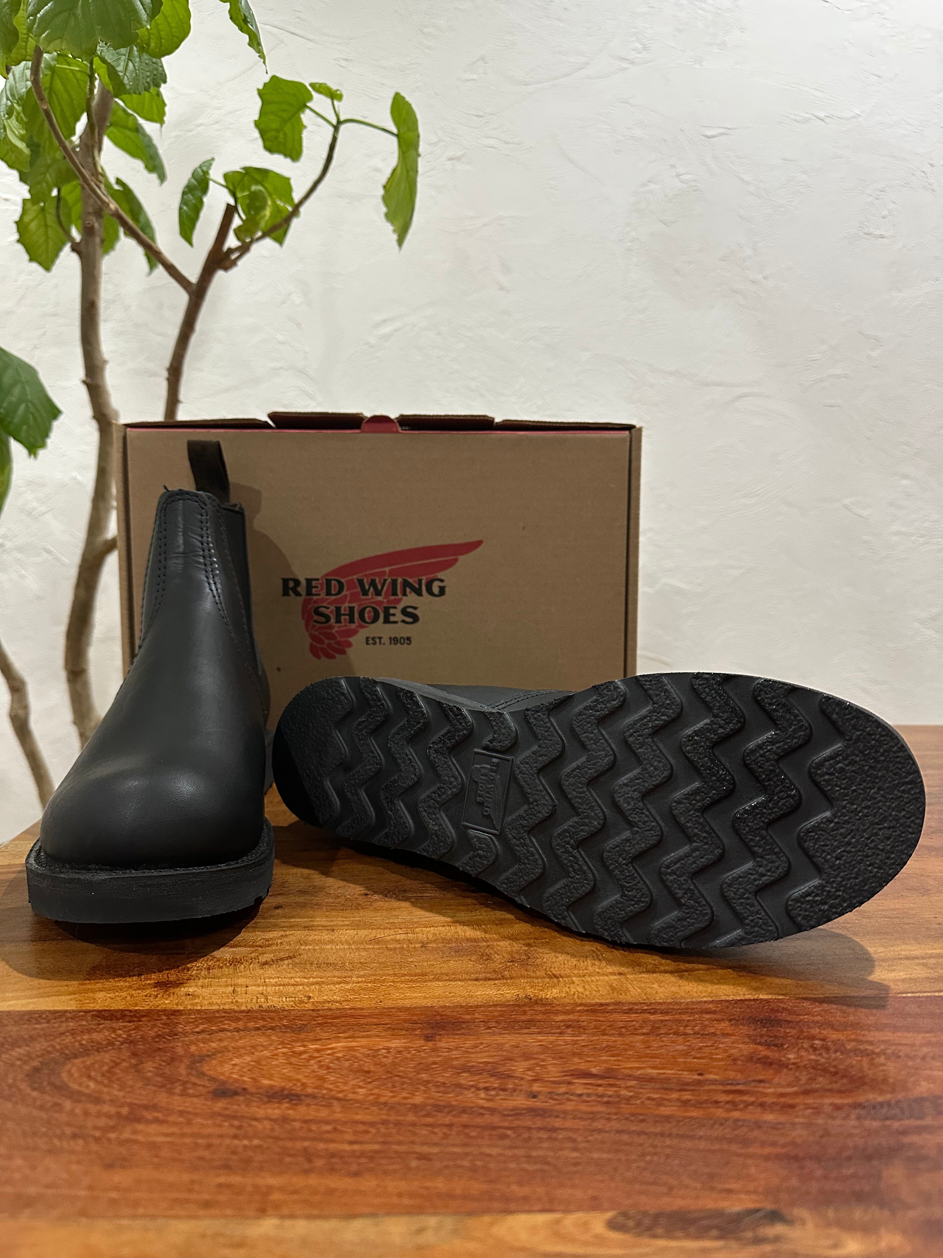 Red Wing (レッドウィング) 3194 Classic Chelsea ブラック (Black) ブラック・ハーネス (Black Harness) トラクショントレッド・ソール (Traction Tred Sole) used boots - fr_4 view