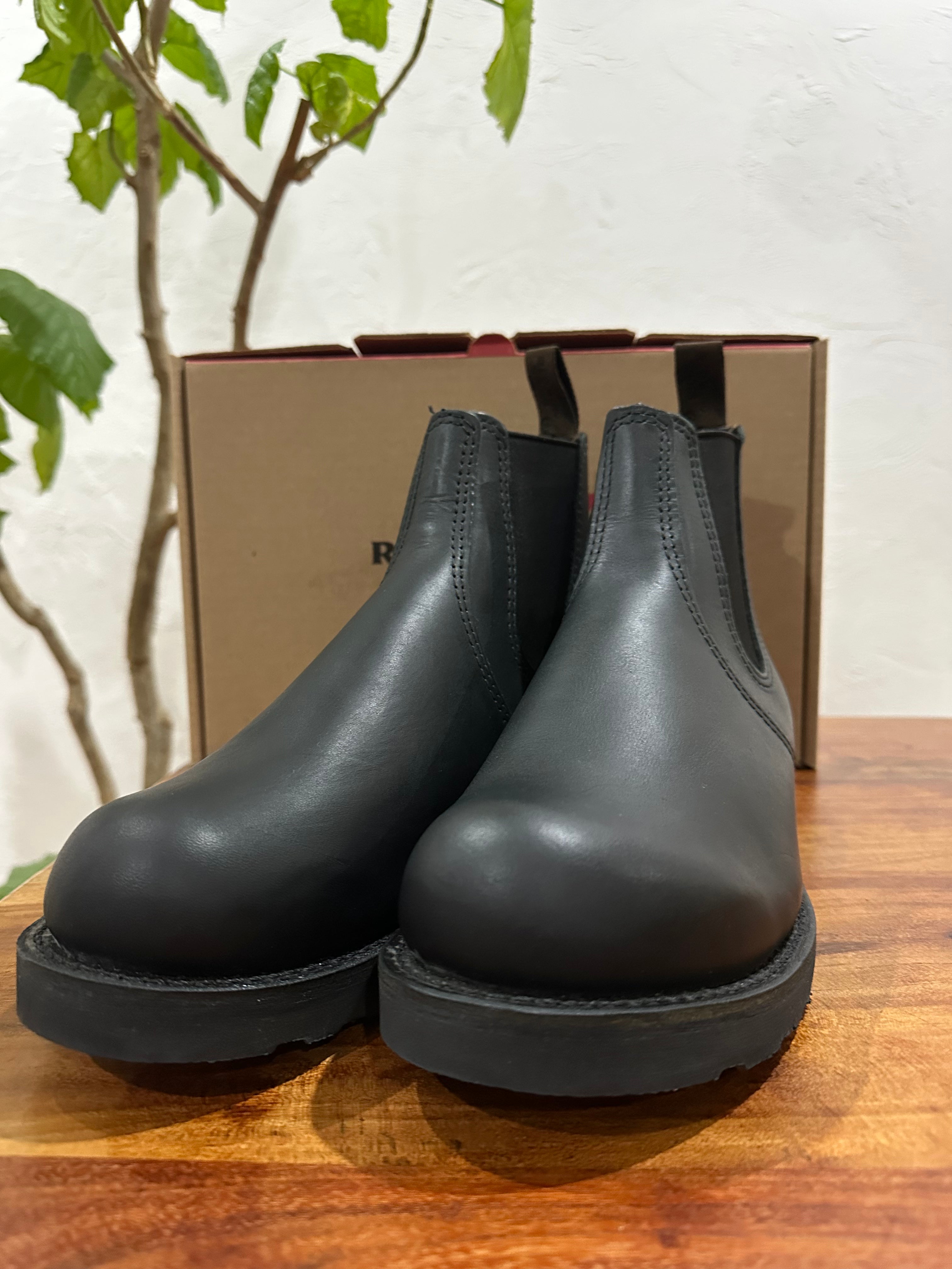 Red Wing (レッドウィング) 3194 Classic Chelsea ブラック (Black) ブラック・ハーネス (Black Harness) トラクショントレッド・ソール (Traction Tred Sole) used boots - toe_3 view