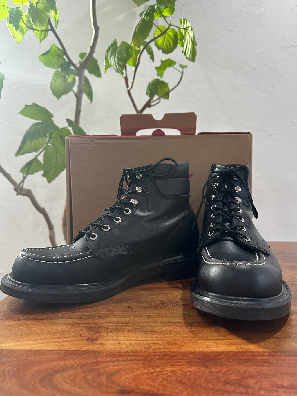 Red Wing (レッドウィング) 8133 SuperSole 6-inch Moc ブラック (Black) ブラック・クローム (Black "Chrome") スーパーソール (SuperSole) used boots - fr_2 view