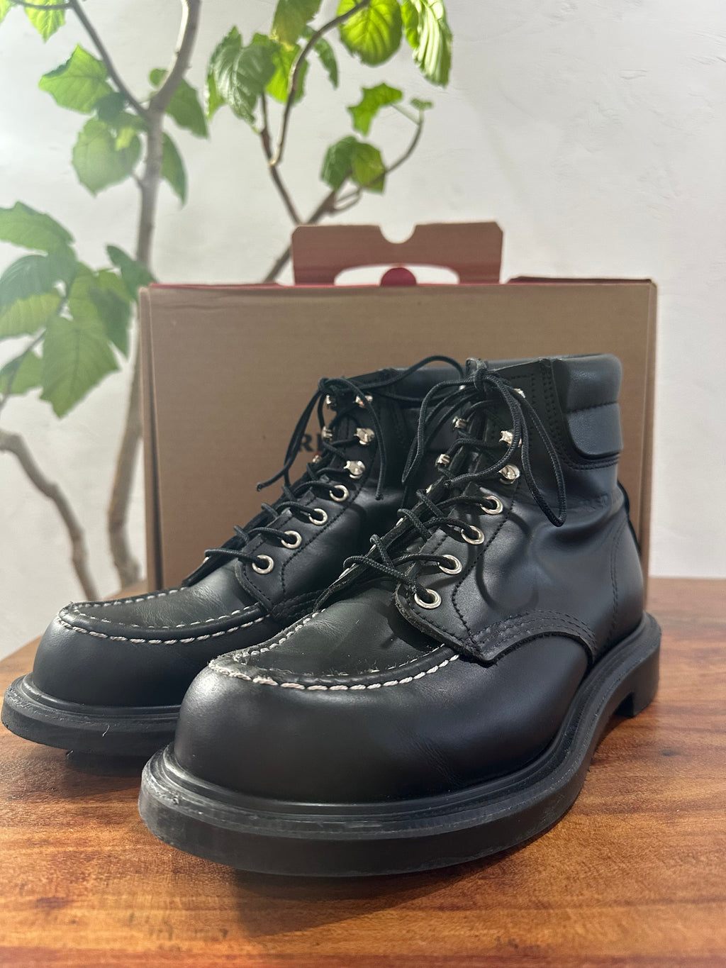 Red Wing (レッドウィング) 8133 SuperSole 6-inch Moc ブラック (Black) ブラック・クローム (Black "Chrome") スーパーソール (SuperSole) used boots - toe_3 view
