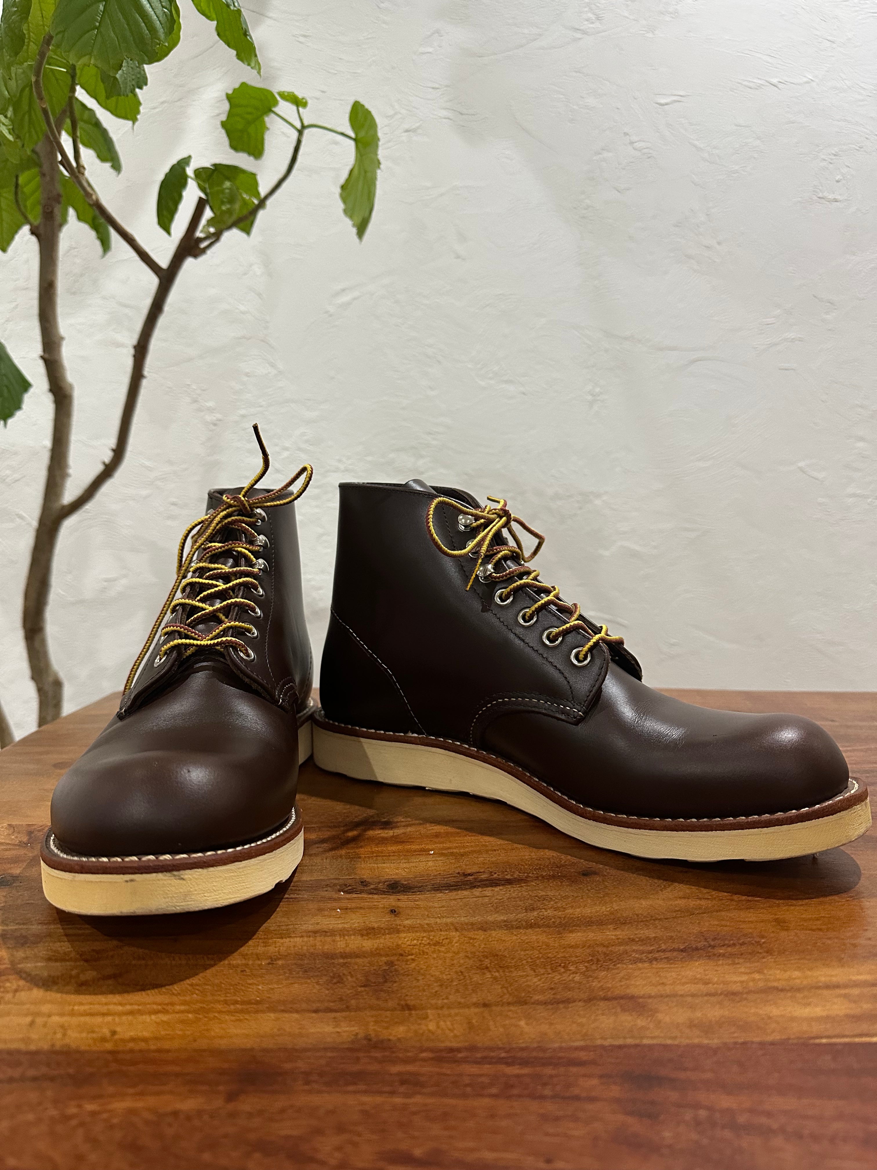 Red Wing (レッドウィング) 8134 Classic Work 6-Inch Round Toe チョコレート (Chocolate) チョコレート・クローム (Chocolate Chrome) トラクショントレッド・ソール (Traction Tred Sole) used boots - fr_2 view