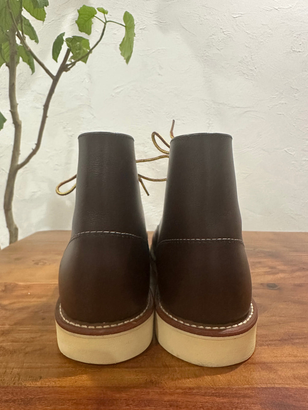 Red Wing (レッドウィング) 8134 Classic Work 6-Inch Round Toe チョコレート (Chocolate) チョコレート・クローム (Chocolate Chrome) トラクショントレッド・ソール (Traction Tred Sole) used boots - heal_1 view