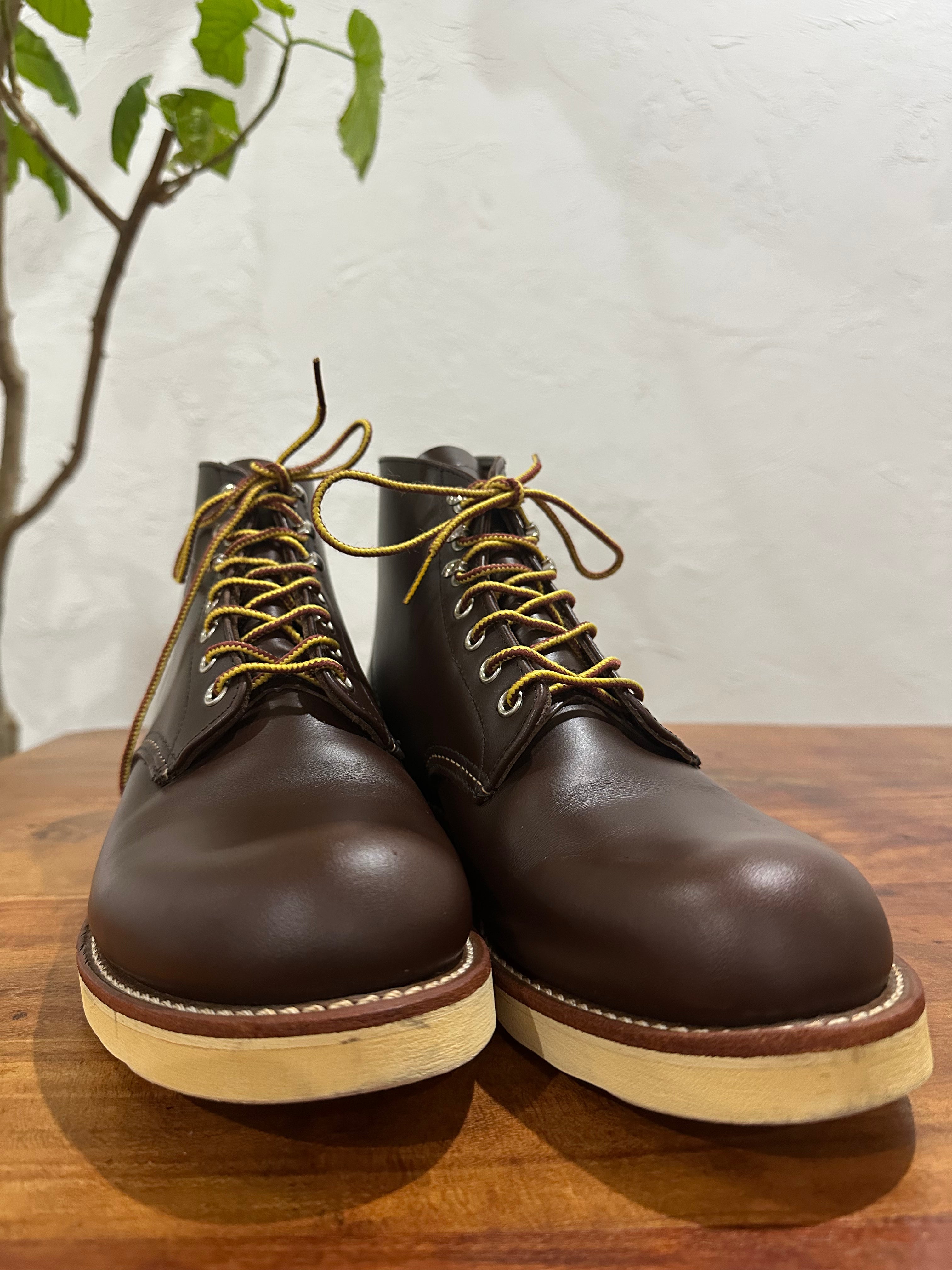 Red Wing (レッドウィング) 8134 Classic Work 6-Inch Round Toe チョコレート (Chocolate) チョコレート・クローム (Chocolate Chrome) トラクショントレッド・ソール (Traction Tred Sole) used boots - toe_2 view