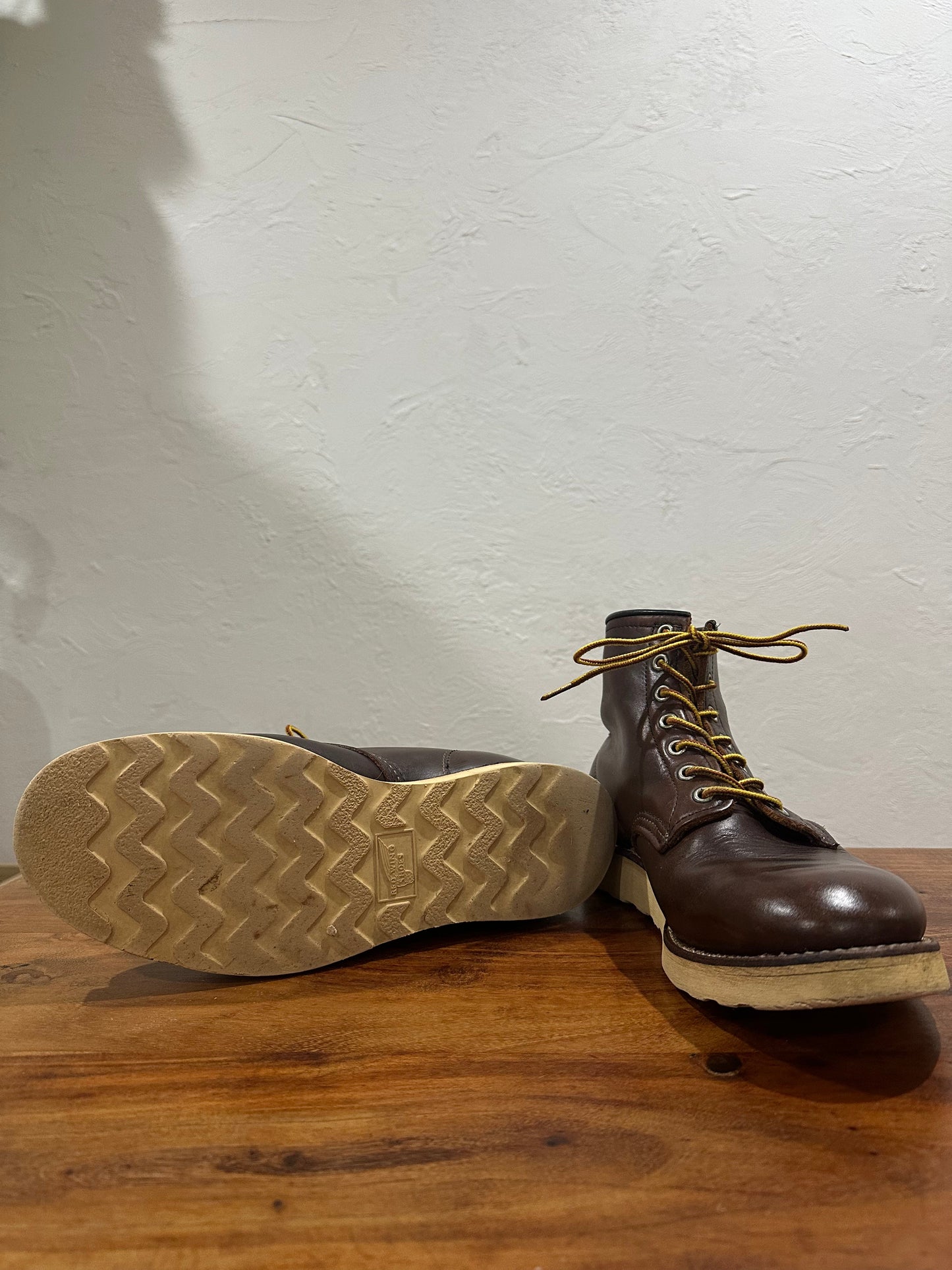 Red Wing (レッドウィング) 8158 Classic Work 6-Inch Round Toe ブラウン (Brown) クロムエクセル (Chromexcel) トラクショントレッド・ソール (Traction Tred Sole) used boots - fr_3 view