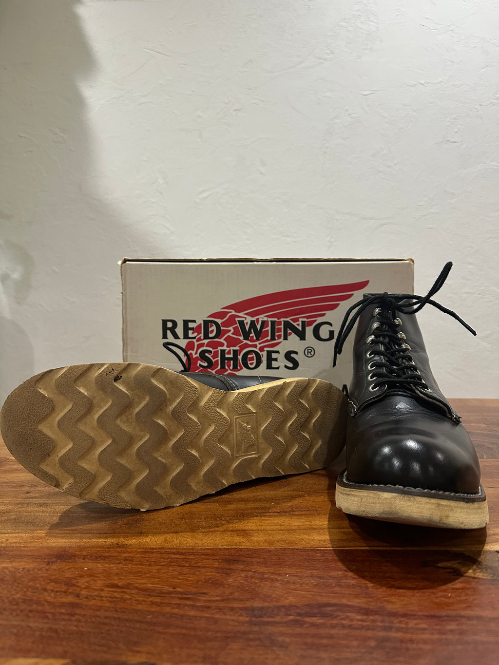 Red Wing (レッドウィング) 8165 Classic Work 6-Inch Round Toe ブラック (Black) ブラック・クローム (Black Chrome) トラクショントレッド・ソール (Traction Tred Sole) used boots - fr_3 view