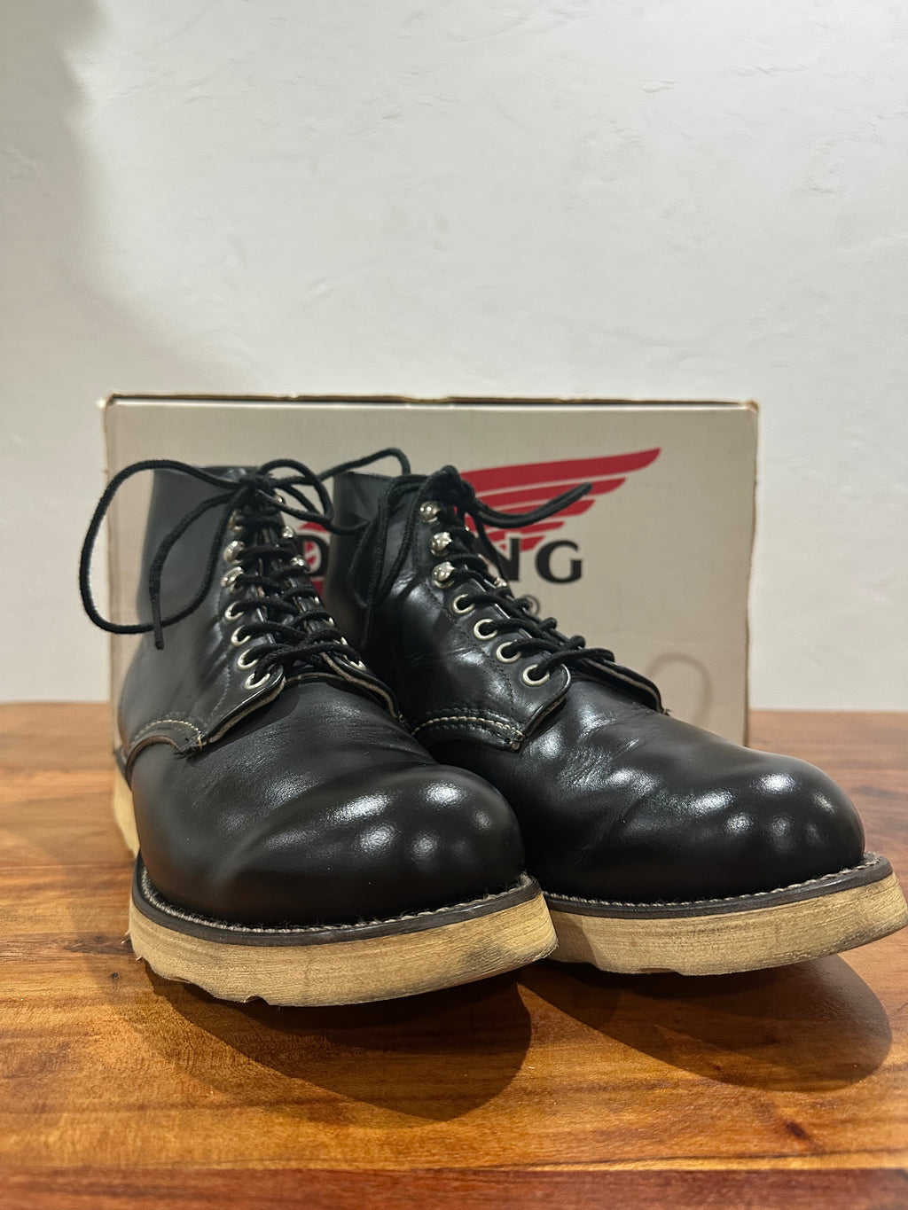 Red Wing (レッドウィング) 8165 Classic Work 6-Inch Round Toe ブラック (Black) ブラック・クローム (Black Chrome) トラクショントレッド・ソール (Traction Tred Sole) used boots - toe_2 view