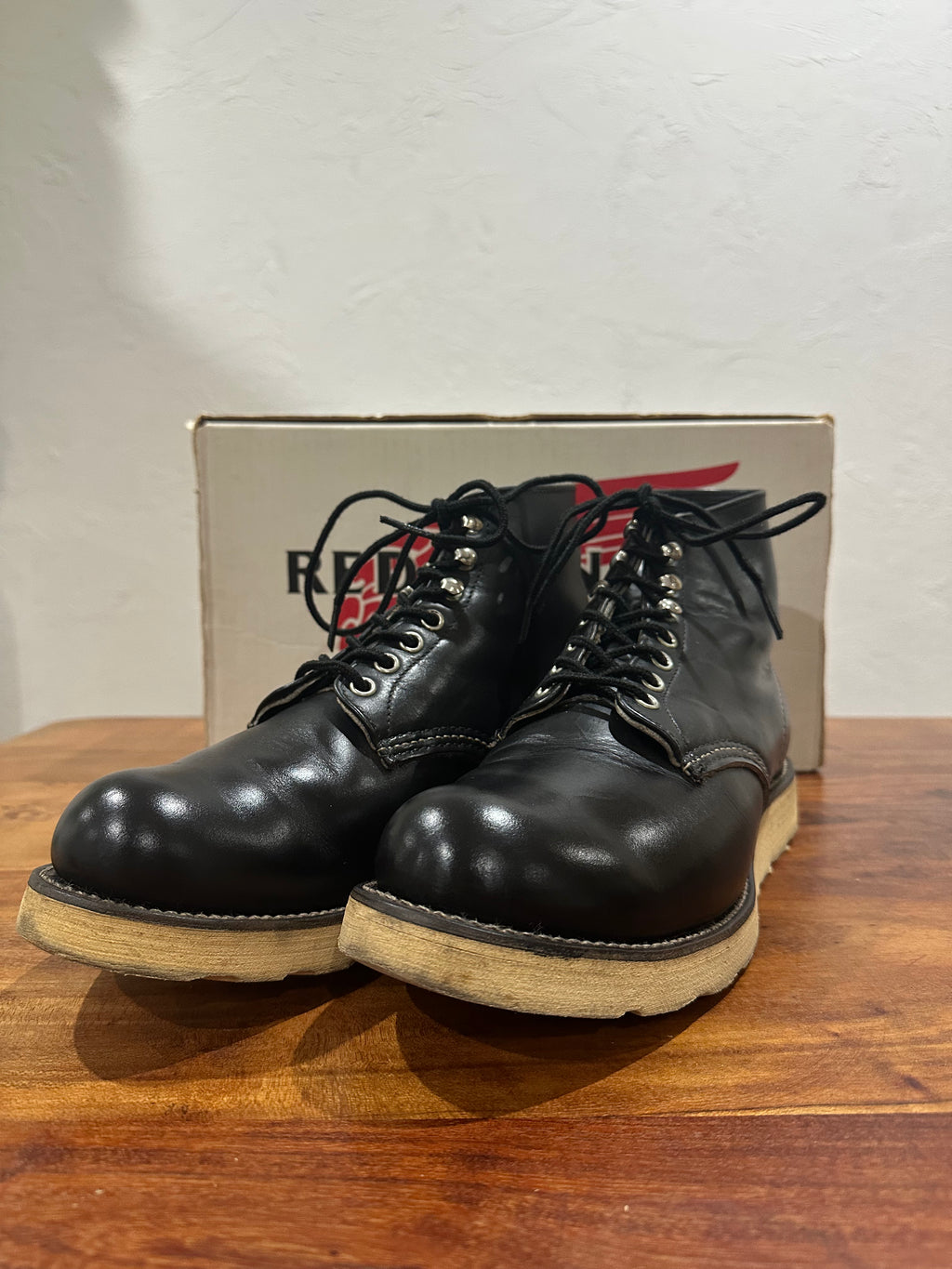 Red Wing (レッドウィング) 8165 Classic Work 6-Inch Round Toe ブラック (Black) ブラック・クローム (Black Chrome) トラクショントレッド・ソール (Traction Tred Sole) used boots - toe_3 view