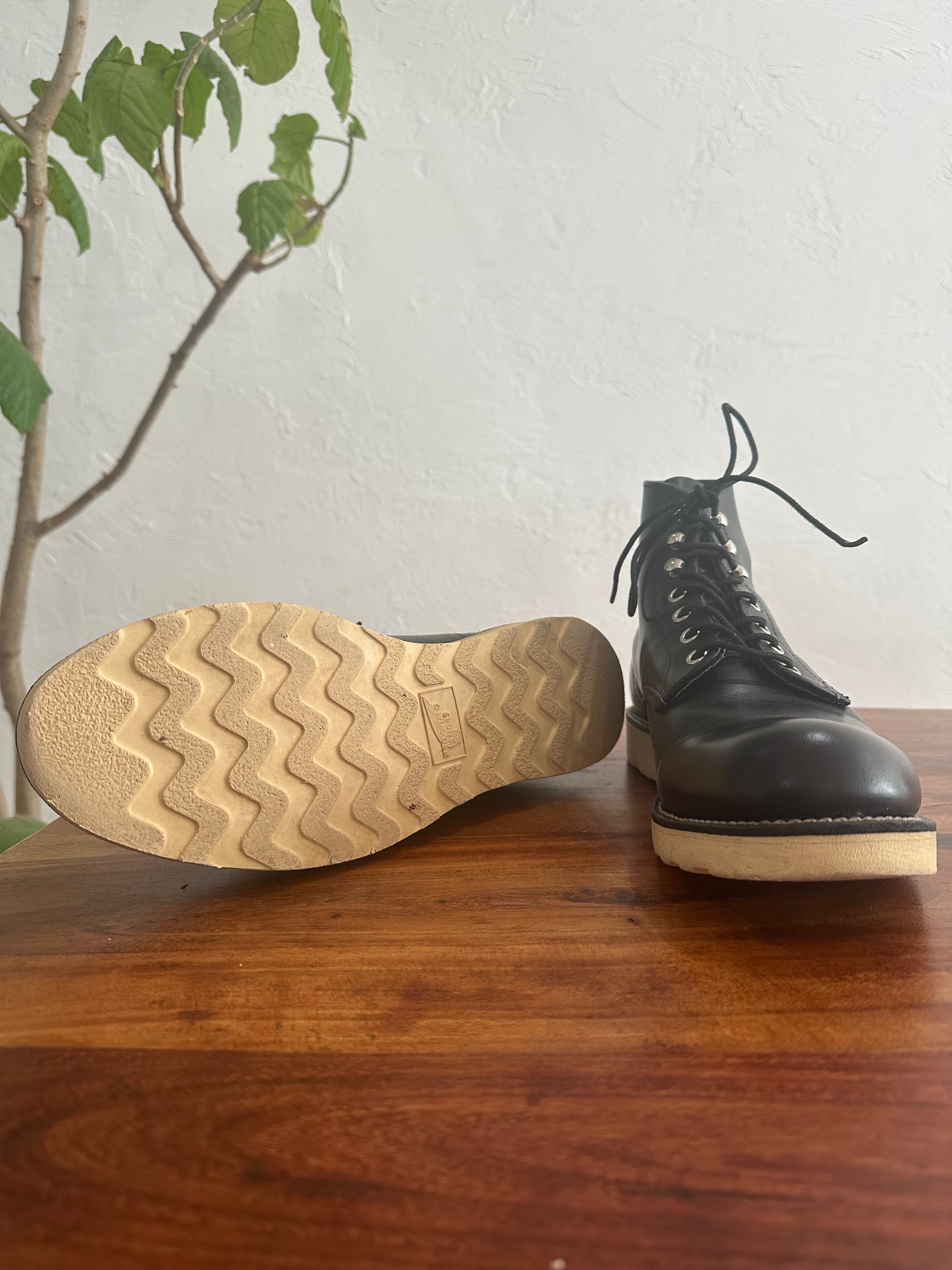 Red Wing (レッドウィング) 8165 Classic Work 6-Inch Round Toe ブラック (Black) ブラック・クローム (Black Chrome) トラクショントレッド・ソール (Traction Tred Sole) used boots - fr_3 view