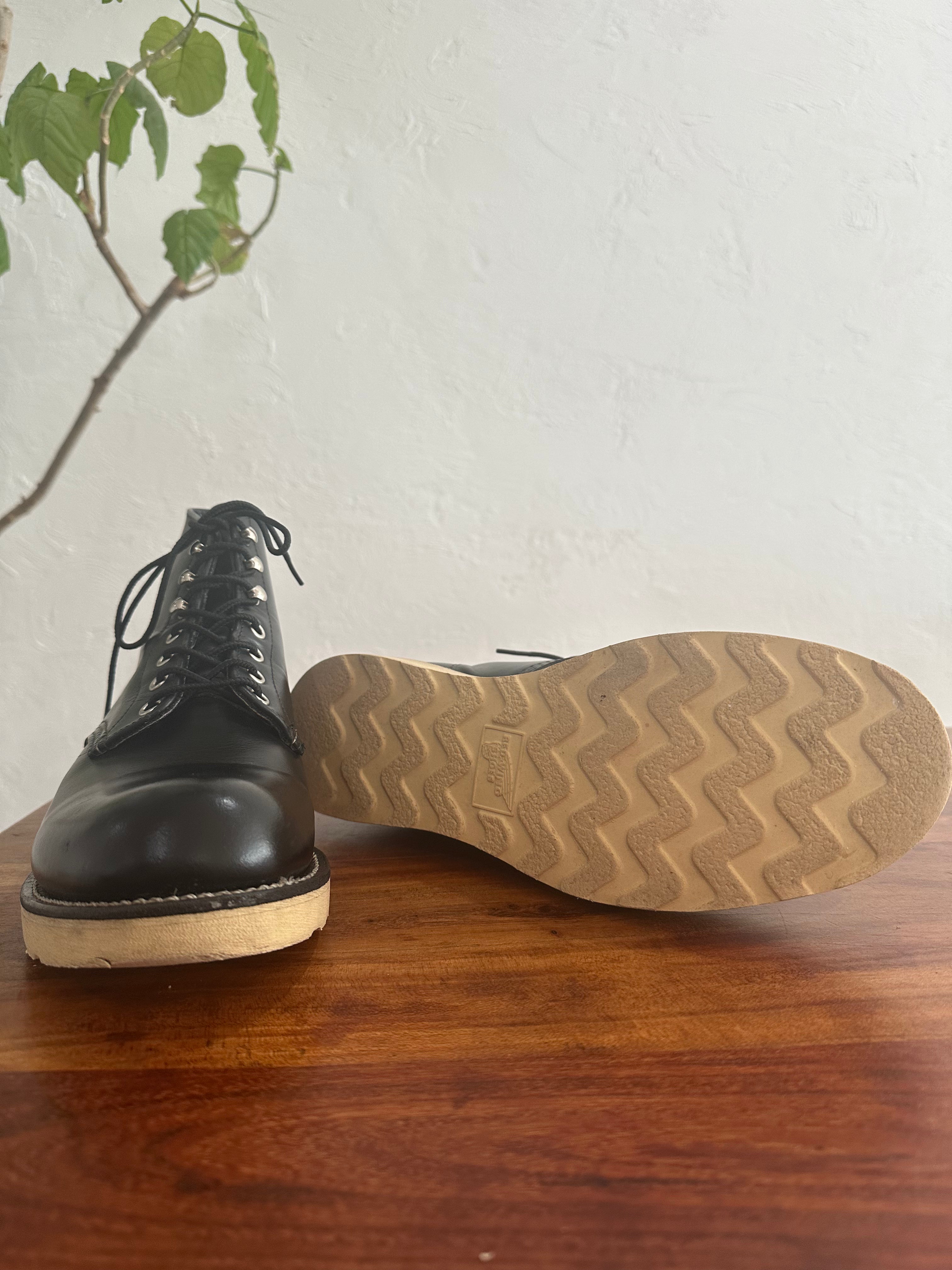 Red Wing (レッドウィング) 8165 Classic Work 6-Inch Round Toe ブラック (Black) ブラック・クローム (Black Chrome) トラクショントレッド・ソール (Traction Tred Sole) used boots - fr_4 view