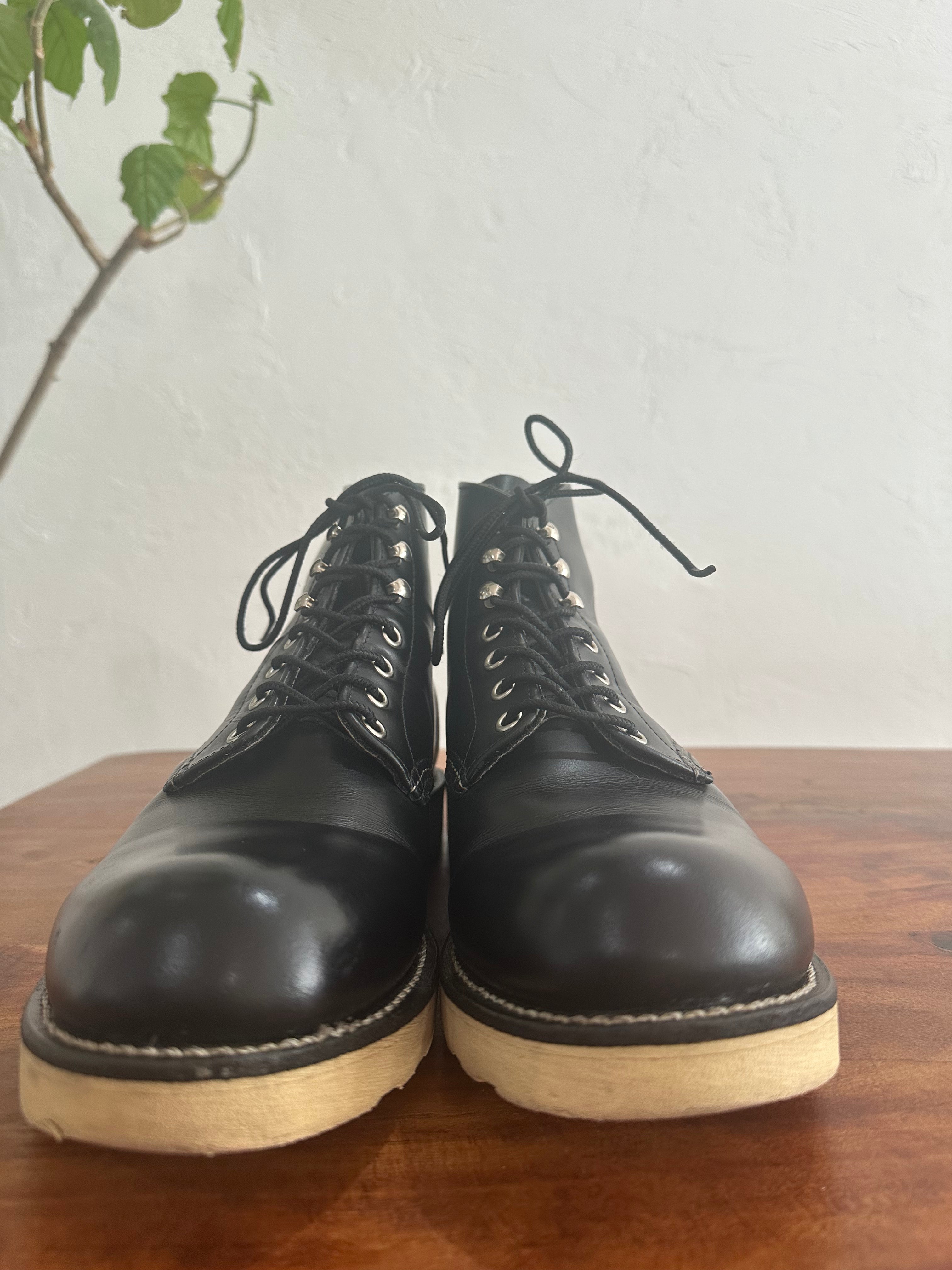 Red Wing (レッドウィング) 8165 Classic Work 6-Inch Round Toe ブラック (Black) ブラック・クローム (Black Chrome) トラクショントレッド・ソール (Traction Tred Sole) used boots - toe_1 view