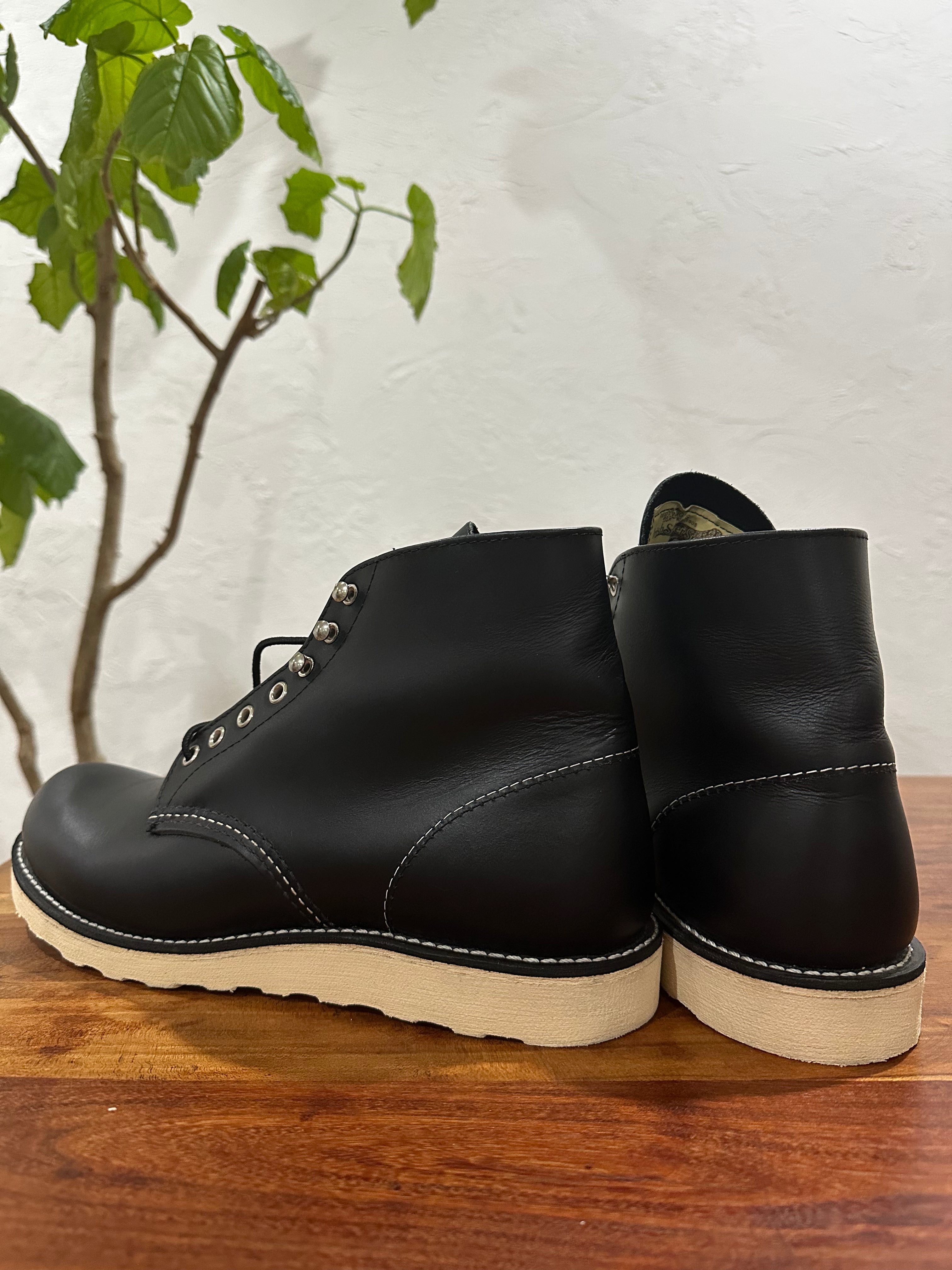 Red Wing (レッドウィング) 8165 Classic Work 6-Inch Round Toe ブラック (Black) ブラック・クローム (Black Chrome) トラクショントレッド・ソール (Traction Tred Sole) used boots - back_1 view
