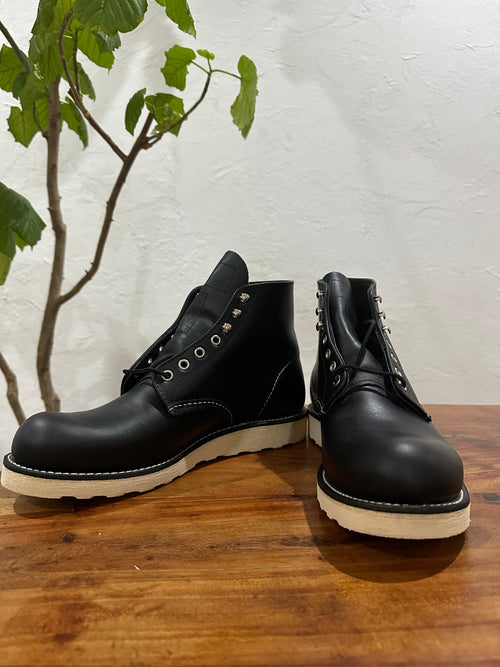 Red Wing (レッドウィング) 8165 Classic Work 6-Inch Round Toe ブラック (Black) ブラック・クローム (Black Chrome) トラクショントレッド・ソール (Traction Tred Sole) used boots - fr_2 view