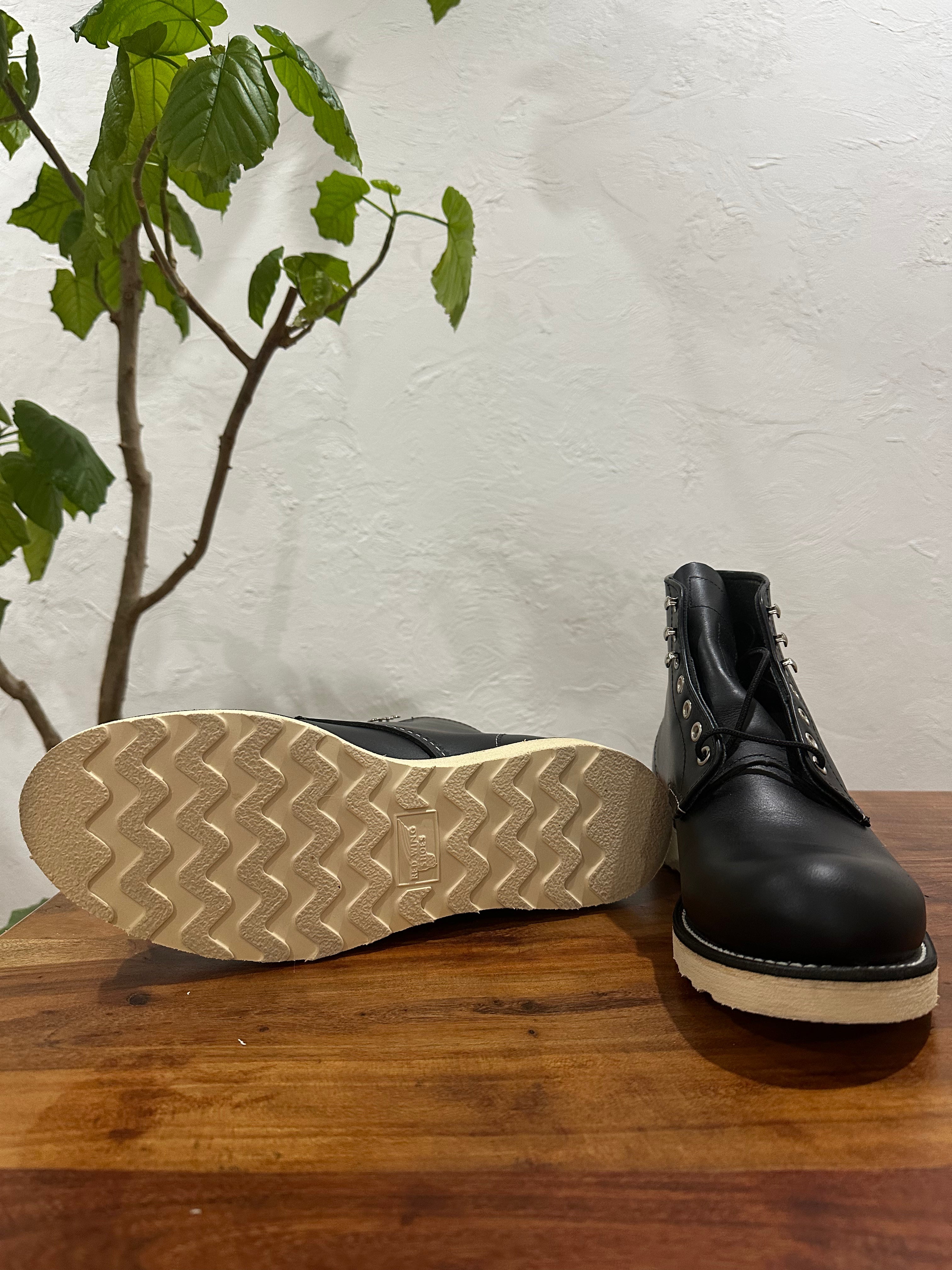 Red Wing (レッドウィング) 8165 Classic Work 6-Inch Round Toe ブラック (Black) ブラック・クローム (Black Chrome) トラクショントレッド・ソール (Traction Tred Sole) used boots - fr_3 view