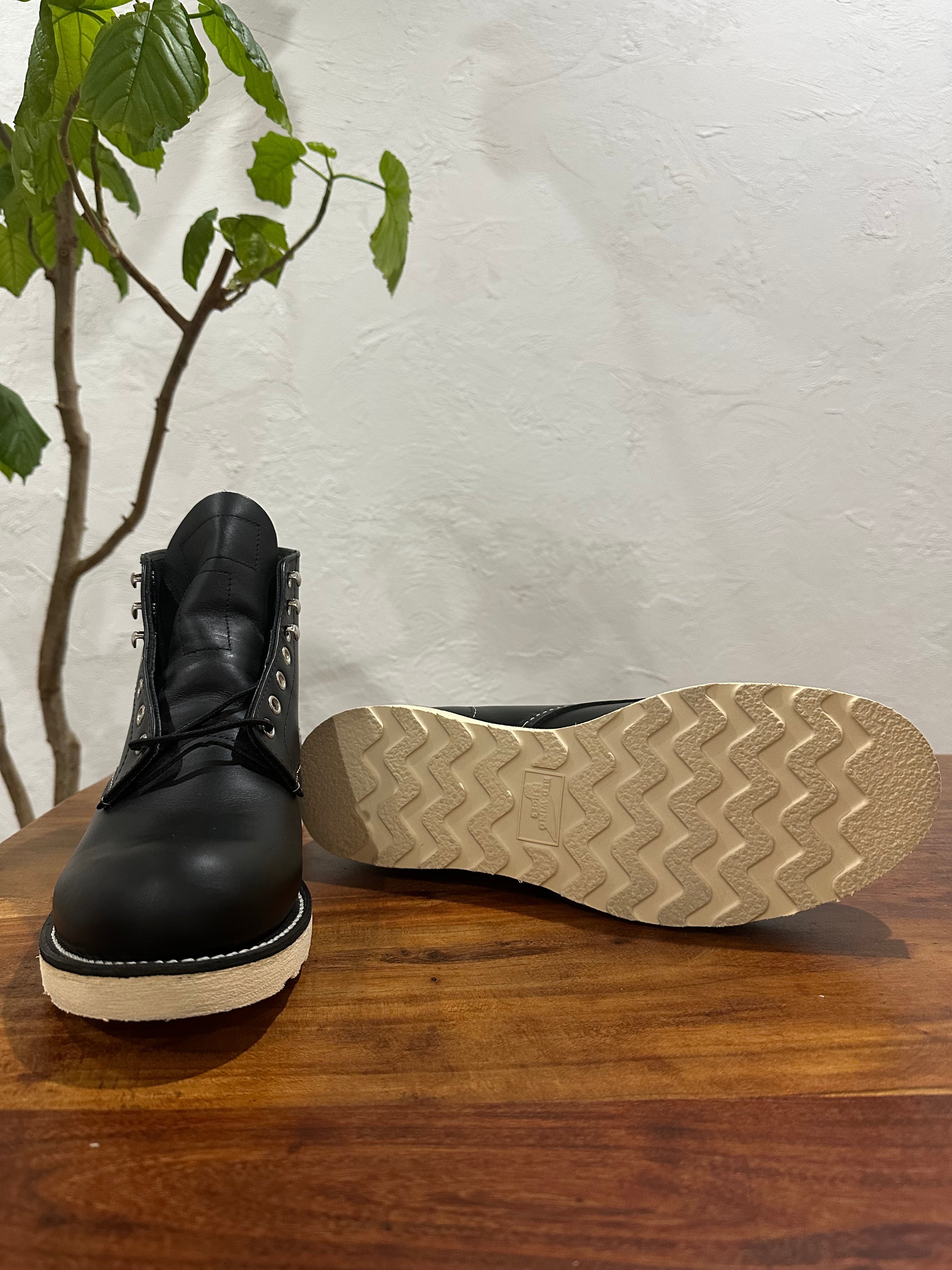 Red Wing (レッドウィング) 8165 Classic Work 6-Inch Round Toe ブラック (Black) ブラック・クローム (Black Chrome) トラクショントレッド・ソール (Traction Tred Sole) used boots - fr_4 view