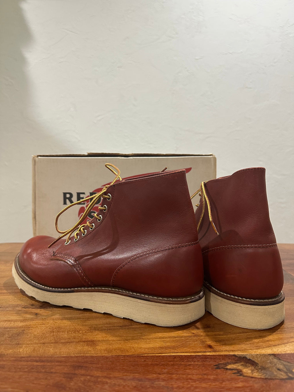 Red Wing (レッドウィング) 8166 Classic Work 6-Inch Round Toe オロラセット (Oro-Russet) オロラセット・ポーテージ (Oro-Russet Portage) トラクショントレッド・ソール (Traction Tred Sole) used boots - back_1 view