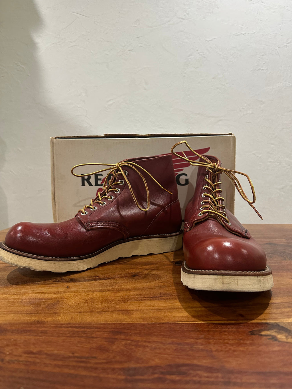 Red Wing (レッドウィング) 8166 Classic Work 6-Inch Round Toe オロラセット (Oro-Russet) オロラセット・ポーテージ (Oro-Russet Portage) トラクショントレッド・ソール (Traction Tred Sole) used boots - fr_2 view