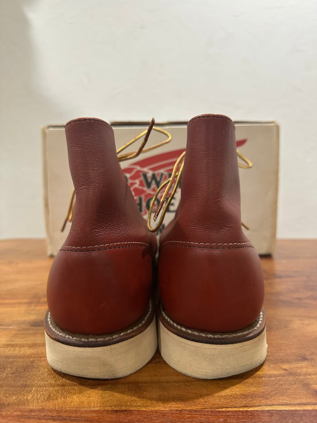 Red Wing (レッドウィング) 8166 Classic Work 6-Inch Round Toe オロラセット (Oro-Russet) オロラセット・ポーテージ (Oro-Russet Portage) トラクショントレッド・ソール (Traction Tred Sole) used boots - heal_1 view