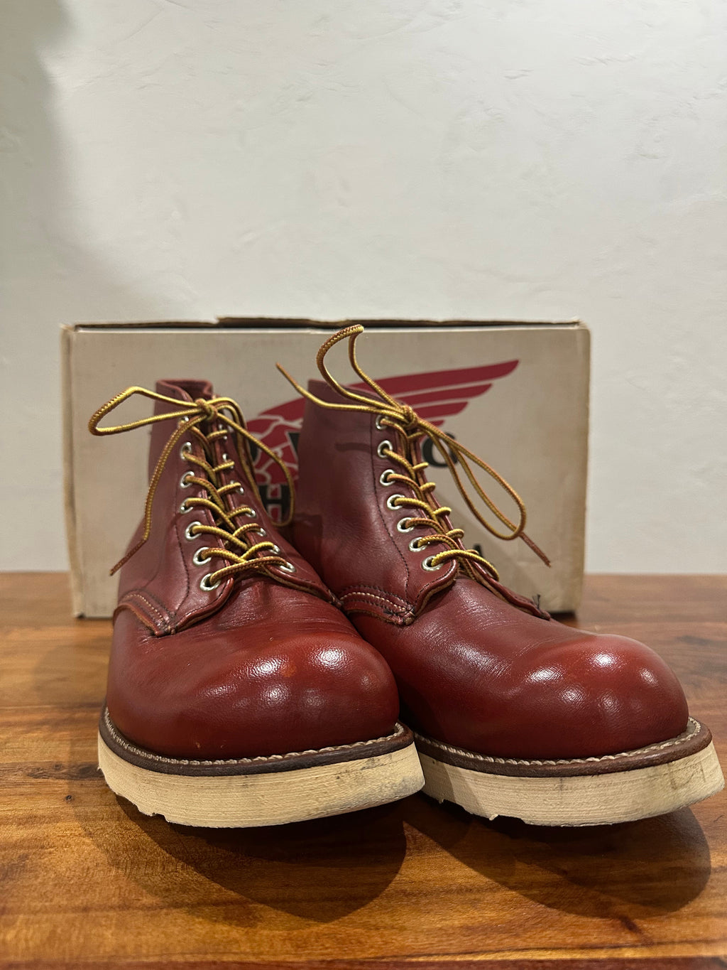 Red Wing (レッドウィング) 8166 Classic Work 6-Inch Round Toe オロラセット (Oro-Russet) オロラセット・ポーテージ (Oro-Russet Portage) トラクショントレッド・ソール (Traction Tred Sole) used boots - toe_2 view