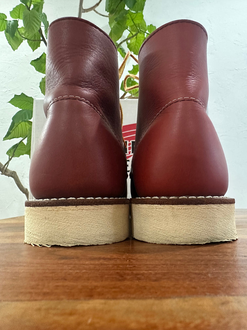 Red Wing (レッドウィング) 8166 Classic Work 6-Inch Round Toe オロラセット (Oro-Russet) オロラセット・ポーテージ (Oro-Russet Portage) トラクショントレッド・ソール (Traction Tred Sole) used boots - heal_1 view