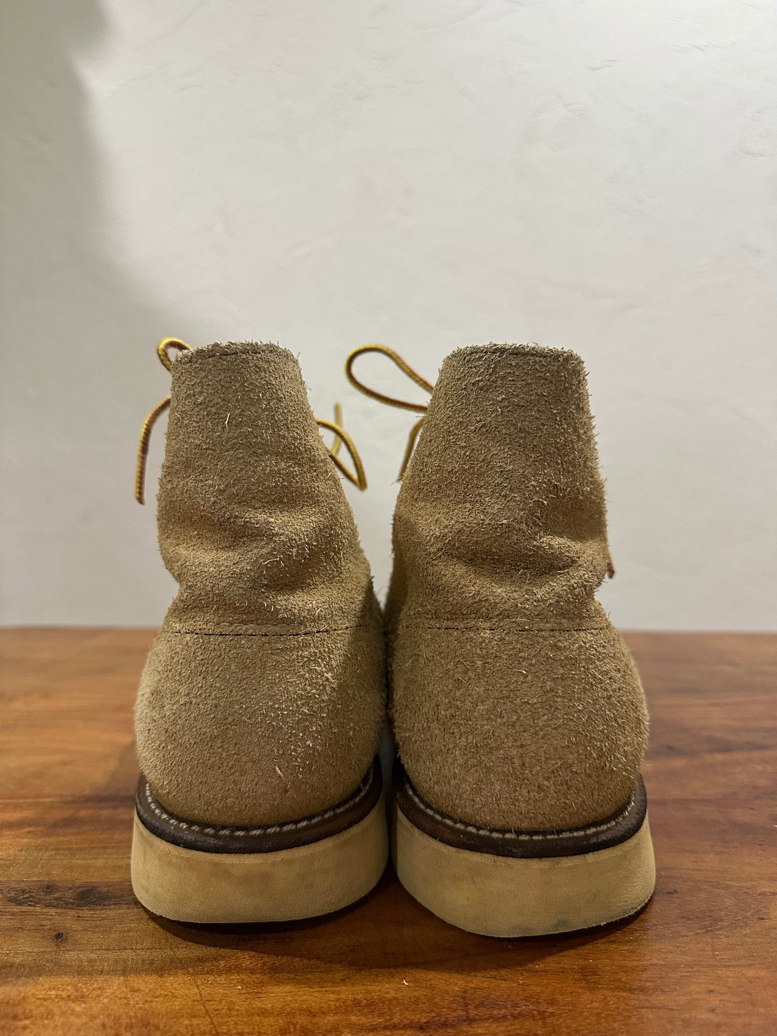 Red Wing (レッドウィング) 8167 6" Classic Round (Irish Setter) ベージュ (Beige) ホーソーン・アビレーン・ラフアウト (Hawthorne Abilene Roughout) トラクショントレッドソール (Traction Tred Sole) used boots - heal_1 view