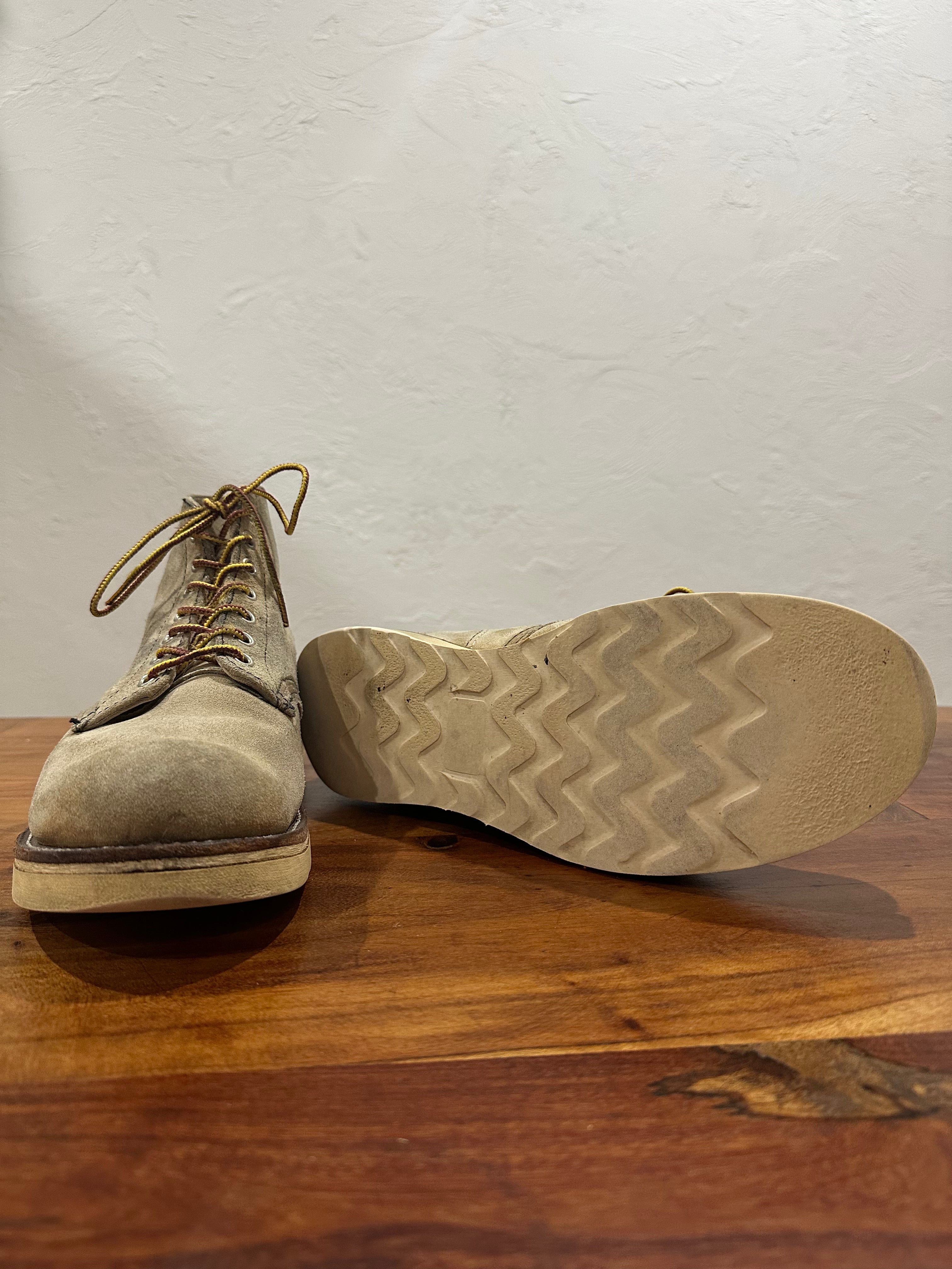 Red Wing (レッドウィング) 8167 6" Classic Round (Irish Setter) ベージュ (Beige) ホーソーン・アビレーン・ラフアウト (Hawthorne Abilene Roughout) トラクショントレッドソール (Traction Tred Sole) used boots - fr_4 view