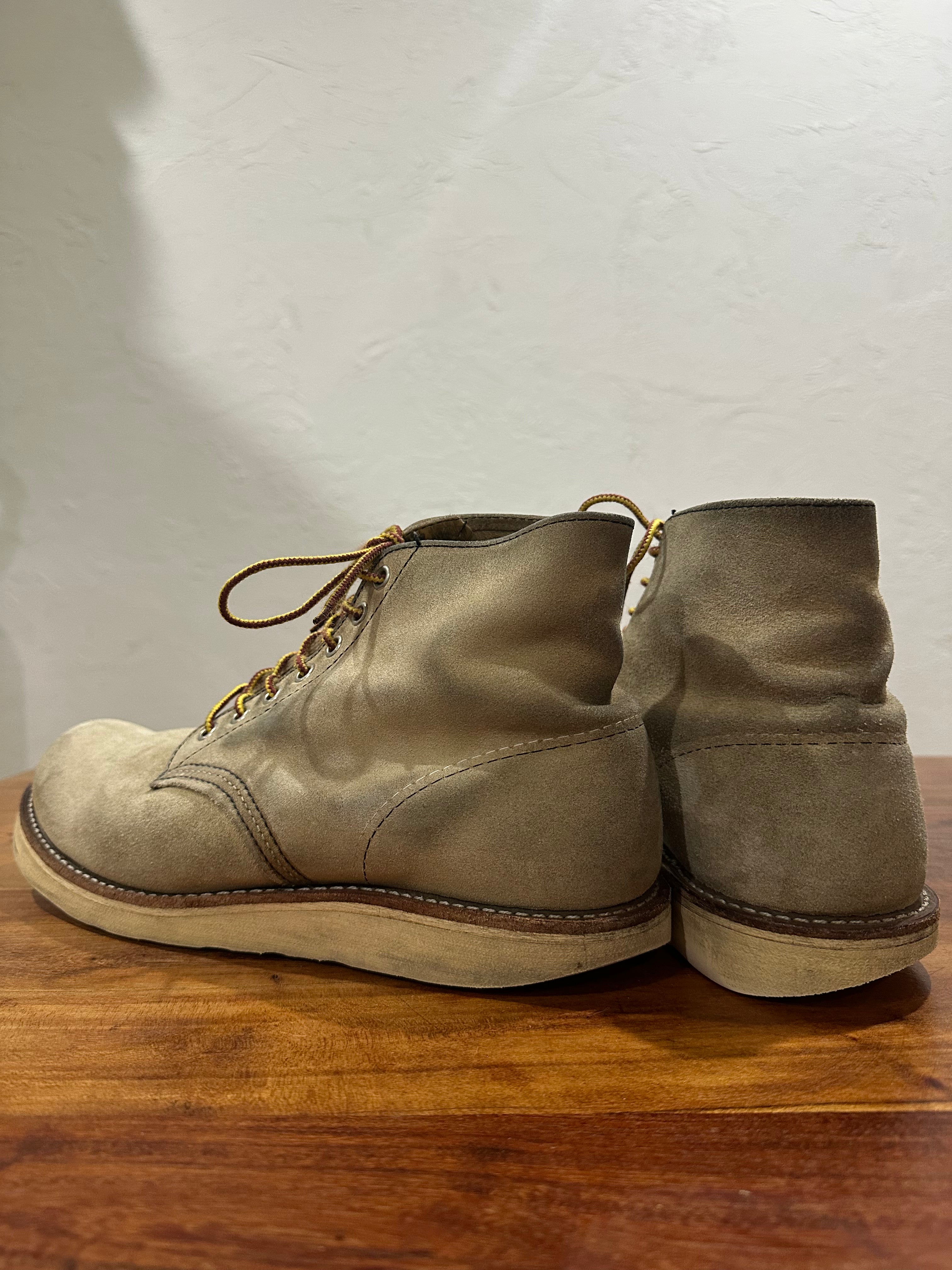 Red Wing (レッドウィング) 8167 6" Classic Round (Irish Setter) ベージュ (Beige) ホーソーン・アビレーン・ラフアウト (Hawthorne Abilene Roughout) トラクショントレッドソール (Traction Tred Sole) used boots - toe_3 view