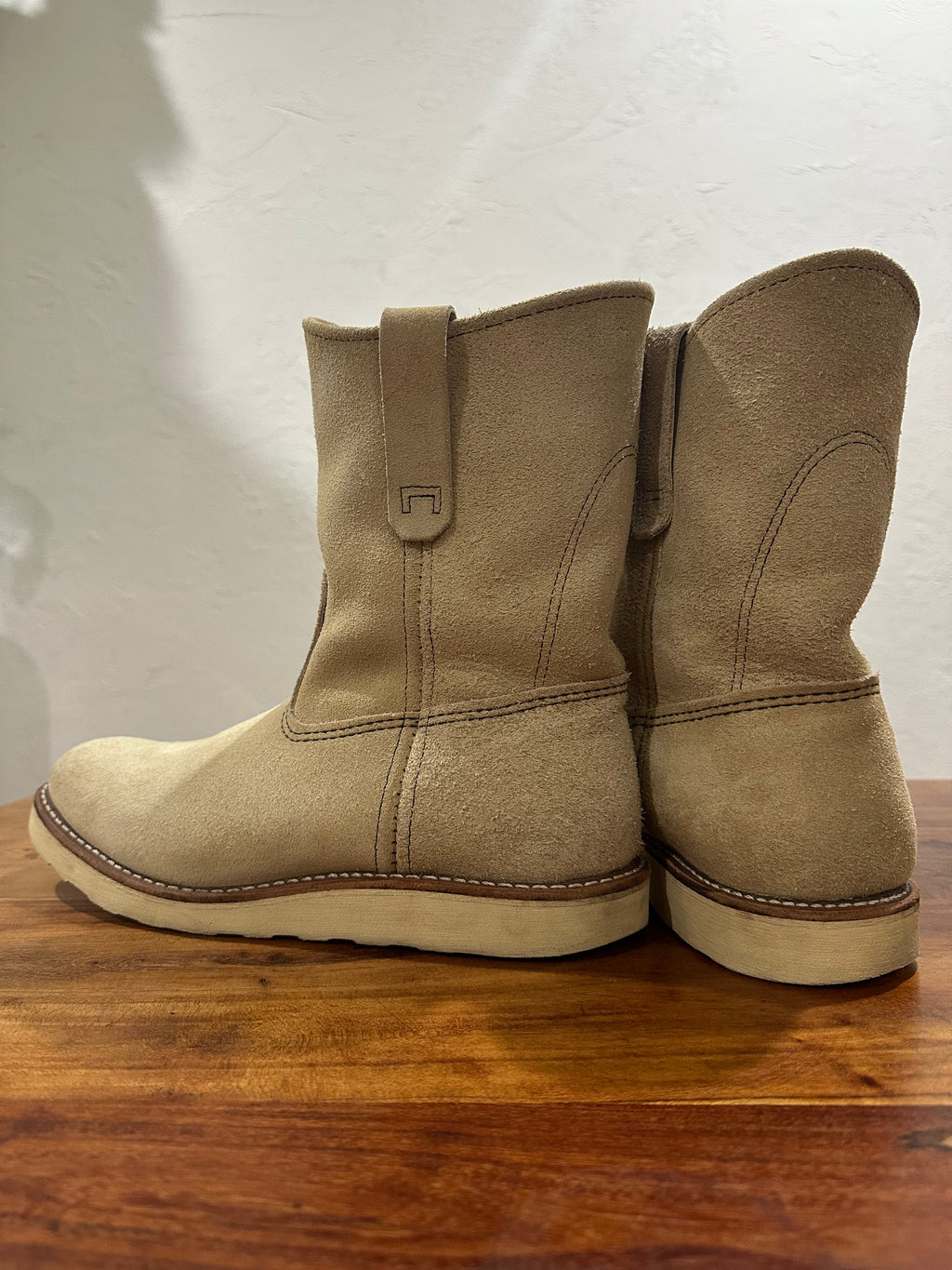 Red Wing (レッドウィング) 8168 9-inch Pecos ホーソーン (Hawthorne) ホーソーン・アビリーン・ラフアウト (Hawthorne Abilene Roughout) トラクショントレッド・ソール (Traction Tred Sole) used boots - back_1 view