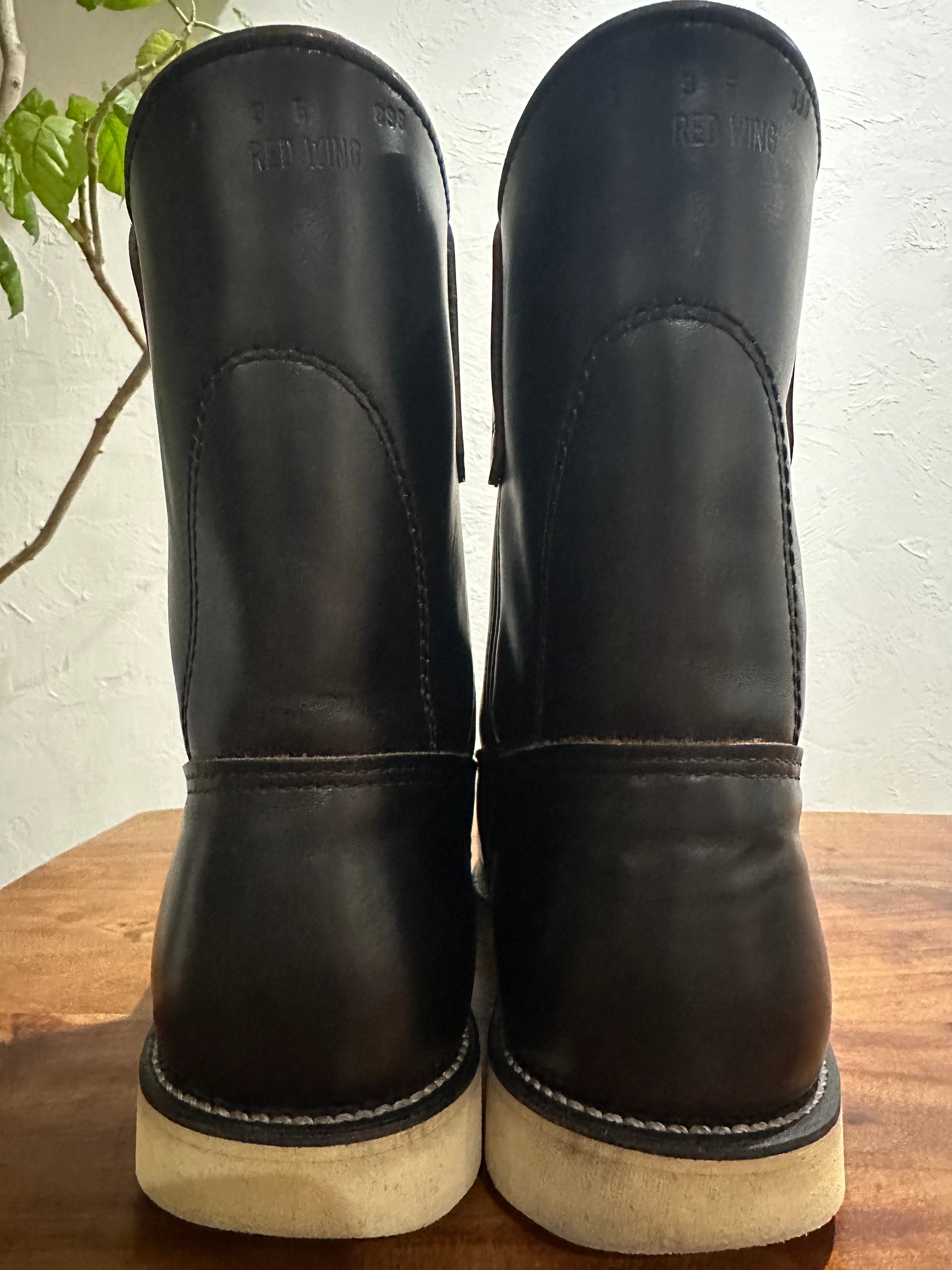 Red Wing (レッドウィング) 8169 9-inch Pecos ブラック (Black) ブラック・クローム (Black Chrome) トラクショントレッド・ソール (Traction Tred Sole) used boots - heal_1 view