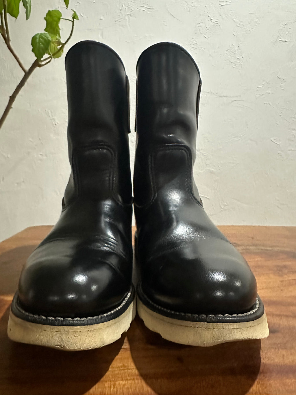 Red Wing (レッドウィング) 8169 9-inch Pecos ブラック (Black) ブラック・クローム (Black Chrome) トラクショントレッド・ソール (Traction Tred Sole) used boots - toe_1 view