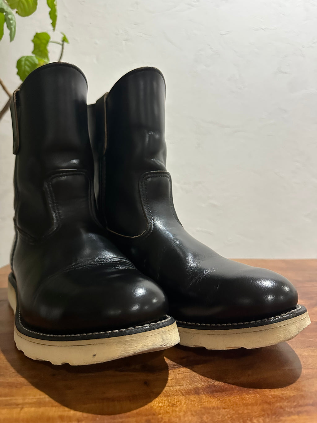Red Wing (レッドウィング) 8169 9-inch Pecos ブラック (Black) ブラック・クローム (Black Chrome) トラクショントレッド・ソール (Traction Tred Sole) used boots - toe_2 view