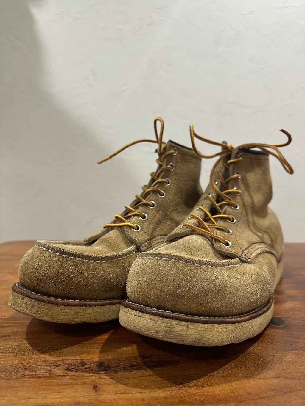 Red Wing (レッドウィング) 8173 Classic Work 6-Inch Moc Toe ホーソーン (Hawthorne) ホーソーン・アビリーン・ラフアウト (Hawthorne Abilene Roughout) トラクショントレッド・ソール (Traction Tred Sole) used boots - toe_3 view