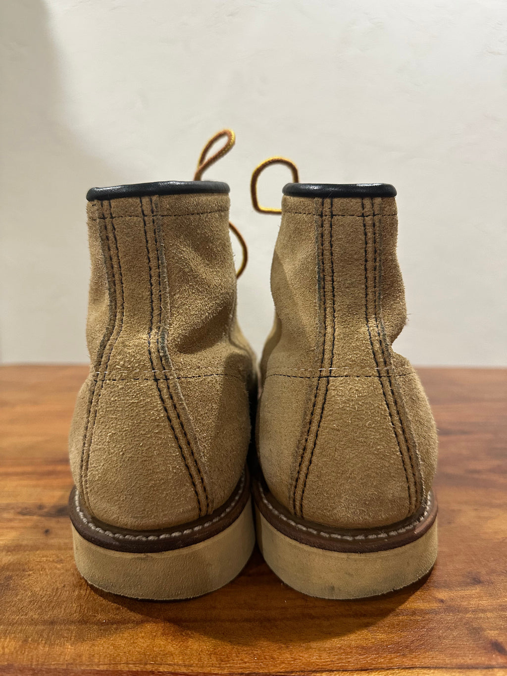 Red Wing (レッドウィング) 8173 Classic Work 6-Inch Moc Toe ホーソーン (Hawthorne) ホーソーン・アビリーン・ラフアウト (Hawthorne Abilene Roughout) トラクショントレッド・ソール (Traction Tred Sole) used boots - heal_1 view