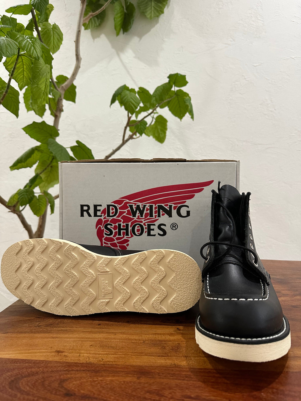 Red Wing (レッドウィング) 8179 6" Classic Moc Toe ブラック (Black) ブラック・クローム (Black Chrome) トラクション・トレッド (Tred Traction) ホワイト used boots - fr_3 view