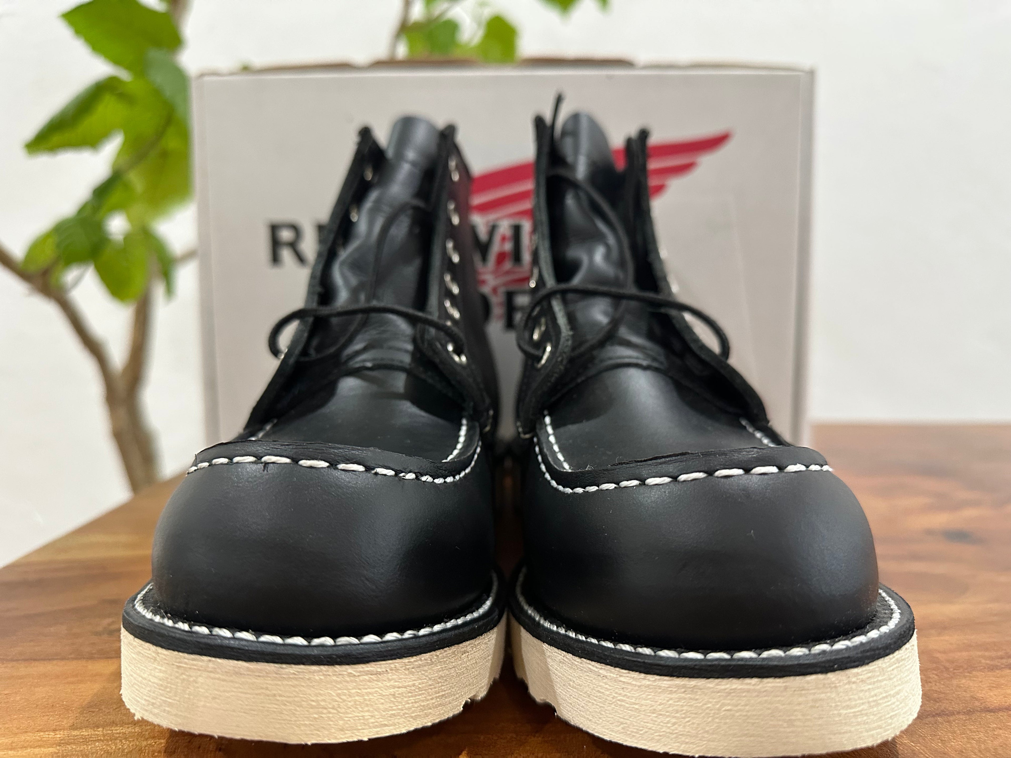 Red Wing (レッドウィング) 8179 6" Classic Moc Toe ブラック (Black) ブラック・クローム (Black Chrome) トラクション・トレッド (Tred Traction) ホワイト used boots - heal_1 view