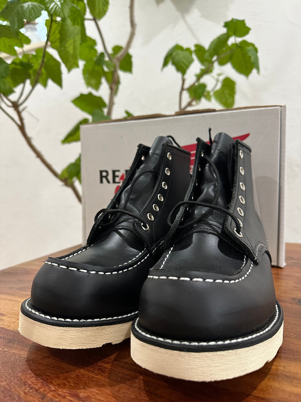 Red Wing (レッドウィング) 8179 6" Classic Moc Toe ブラック (Black) ブラック・クローム (Black Chrome) トラクション・トレッド (Tred Traction) ホワイト used boots - tag_2 view
