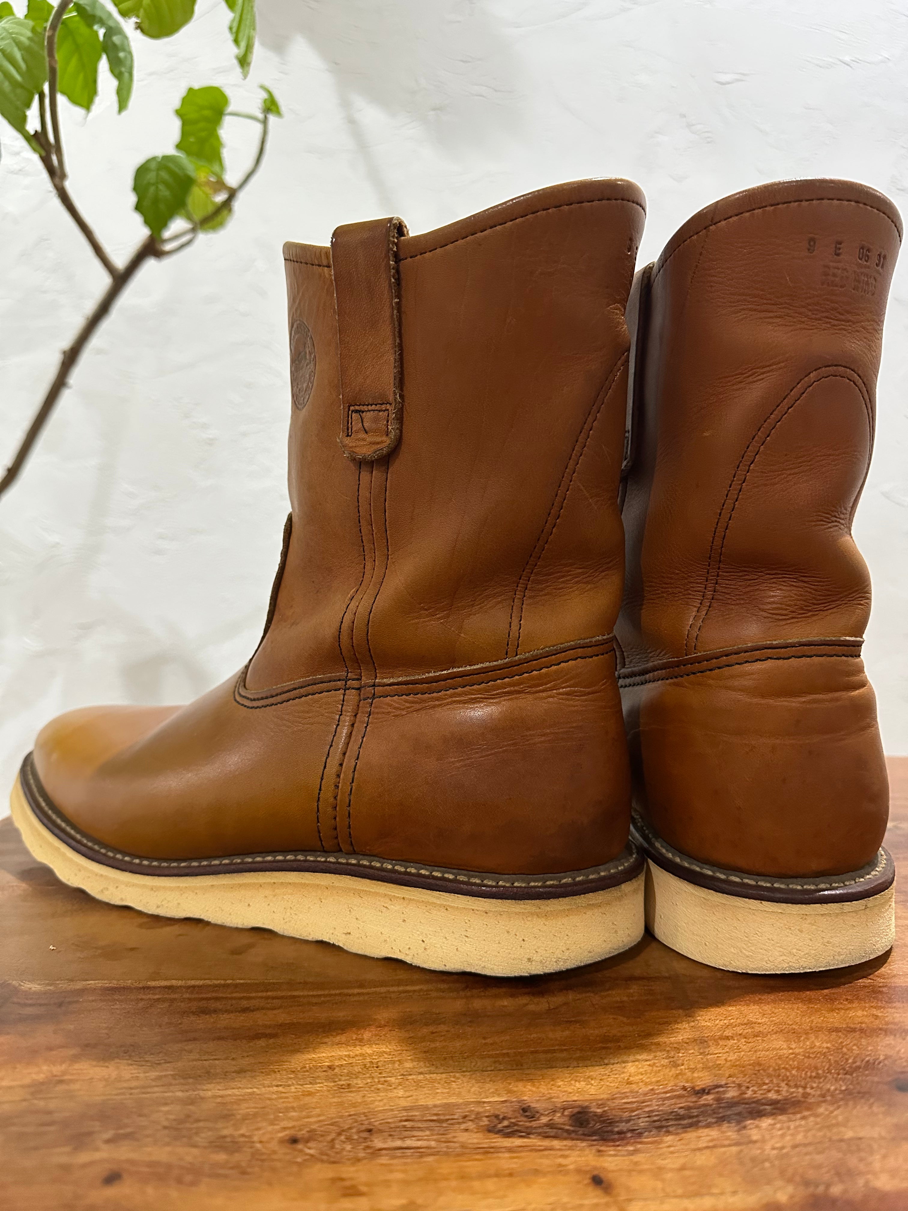 Red Wing (レッドウィング) 866-DogStamp 9" Pecos (Dog Embossed) オロイジナル (Oro-Iginal) オロイジナル (Oro-Iginal) トラクショントレッド・ソール (Traction Tred Sole) used boots - back_1 view