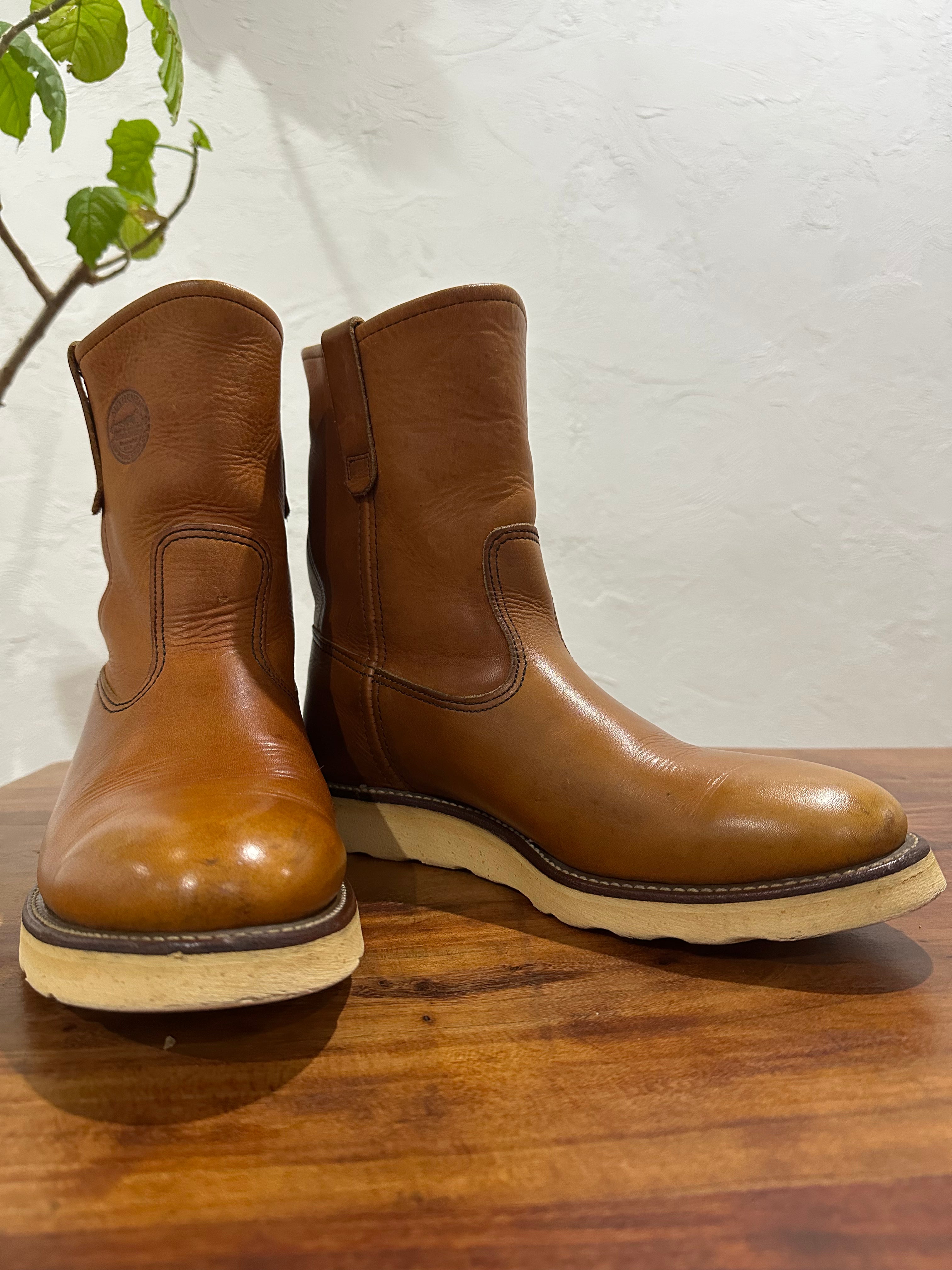 Red Wing (レッドウィング) 866-DogStamp 9" Pecos (Dog Embossed) オロイジナル (Oro-Iginal) オロイジナル (Oro-Iginal) トラクショントレッド・ソール (Traction Tred Sole) used boots - fr_1 view